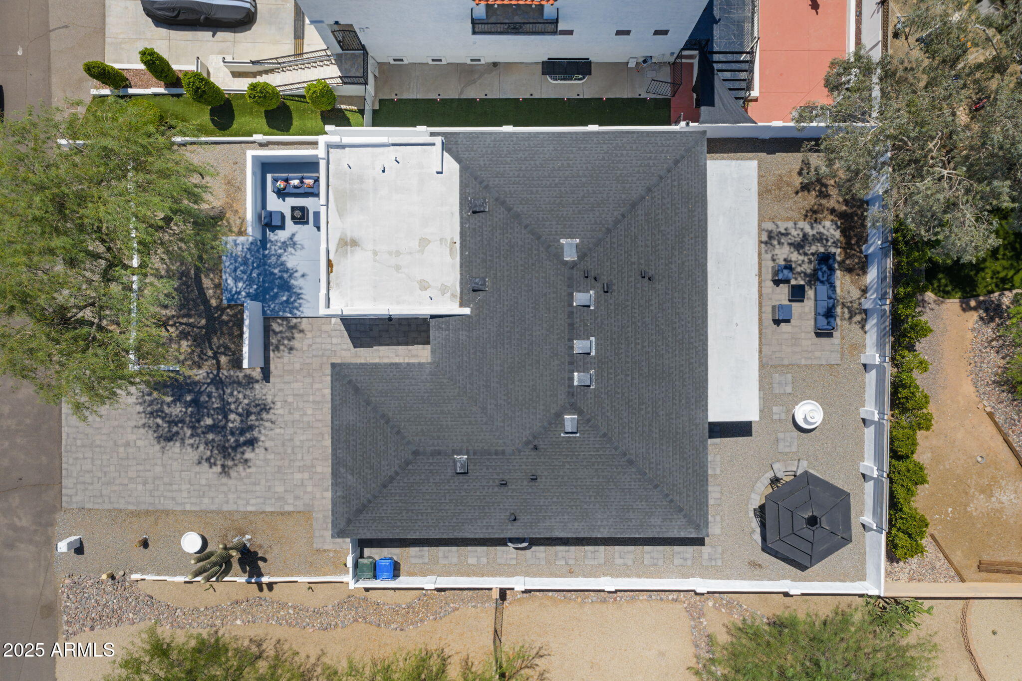 1624 E EL CAMINO Drive