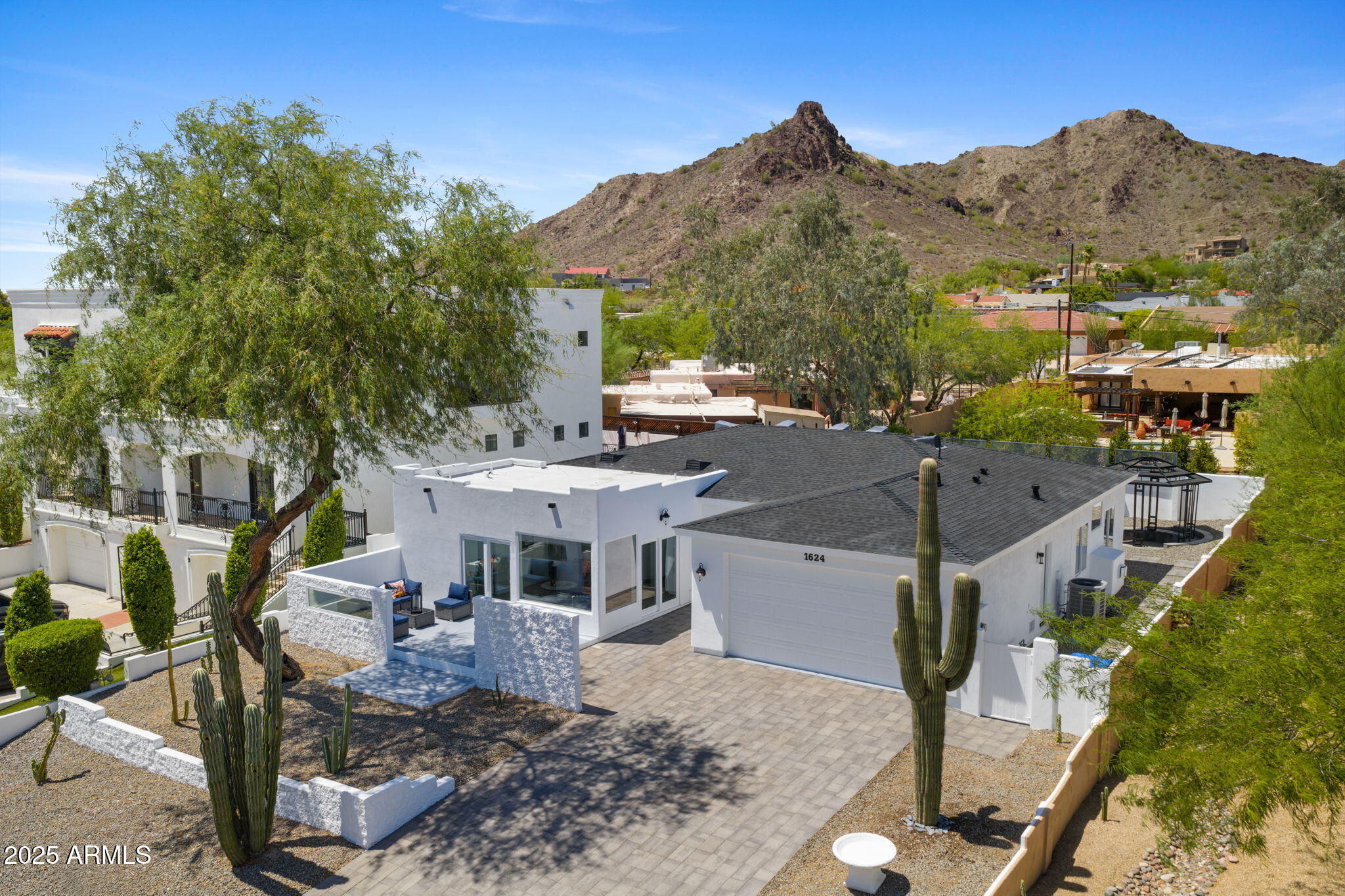 1624 E EL CAMINO Drive