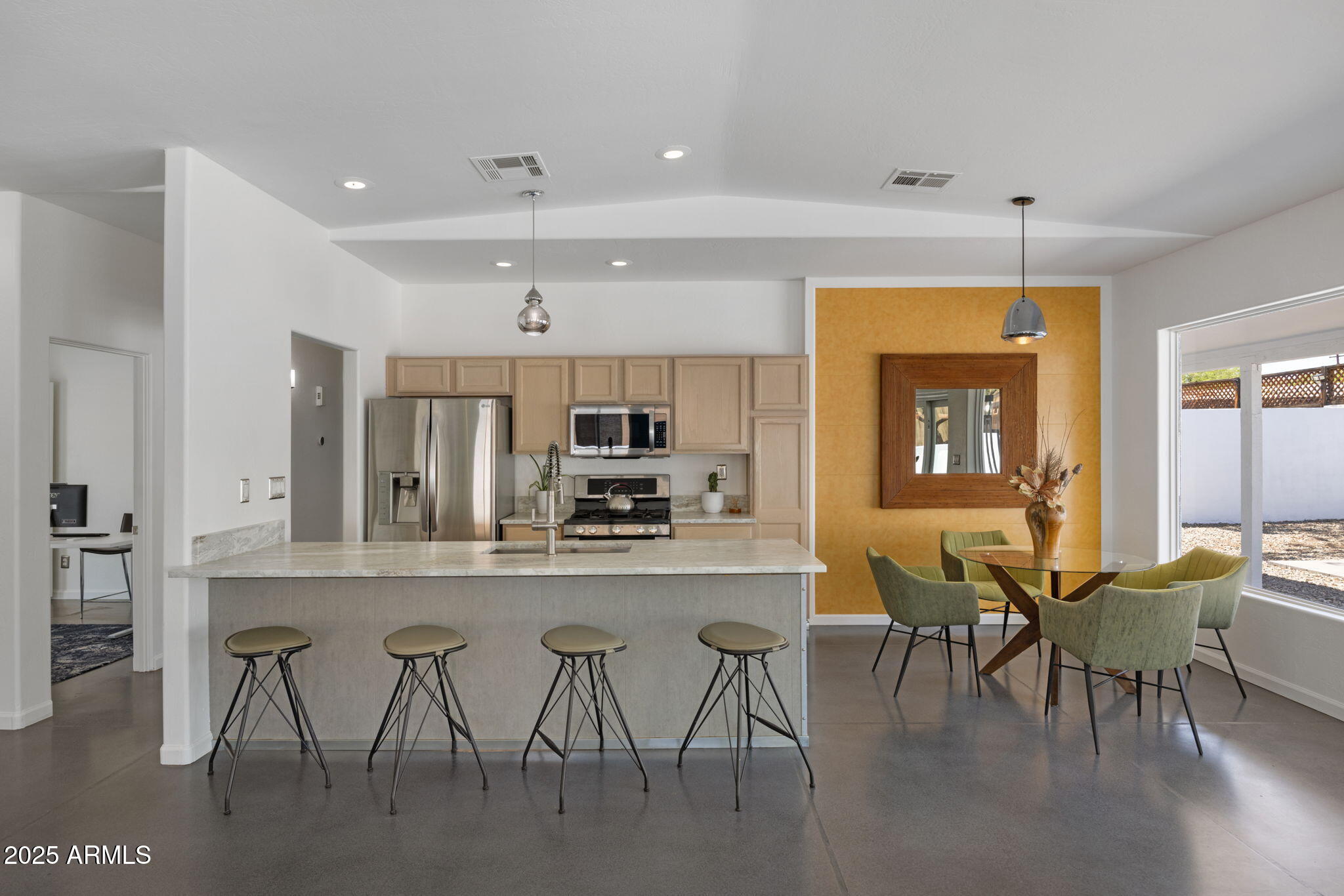 1624 E EL CAMINO Drive