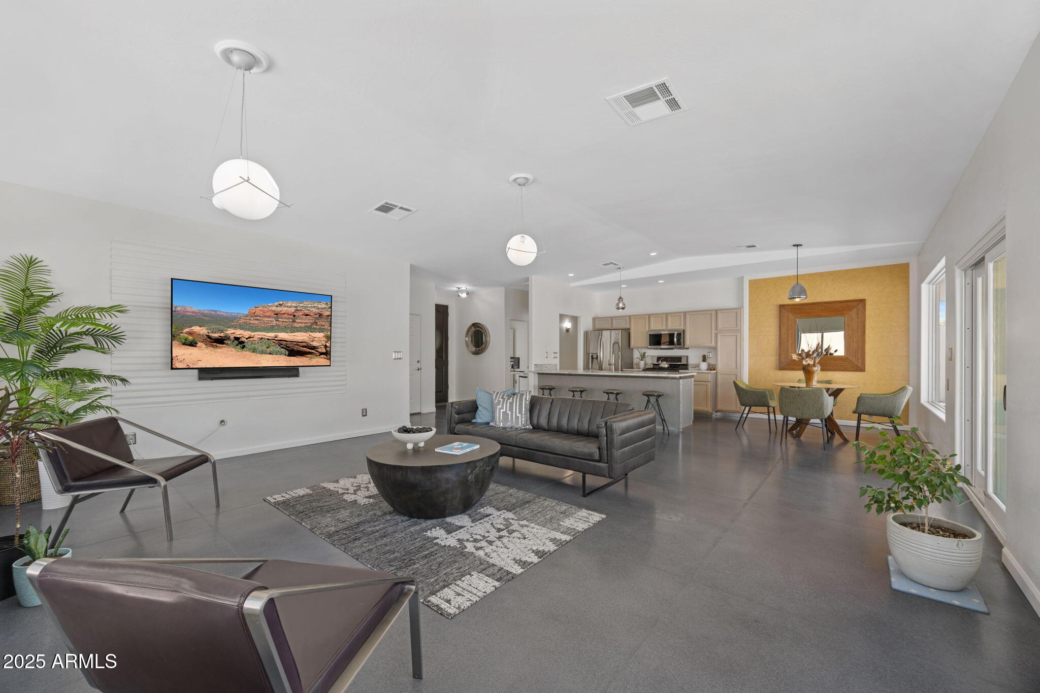 1624 E EL CAMINO Drive