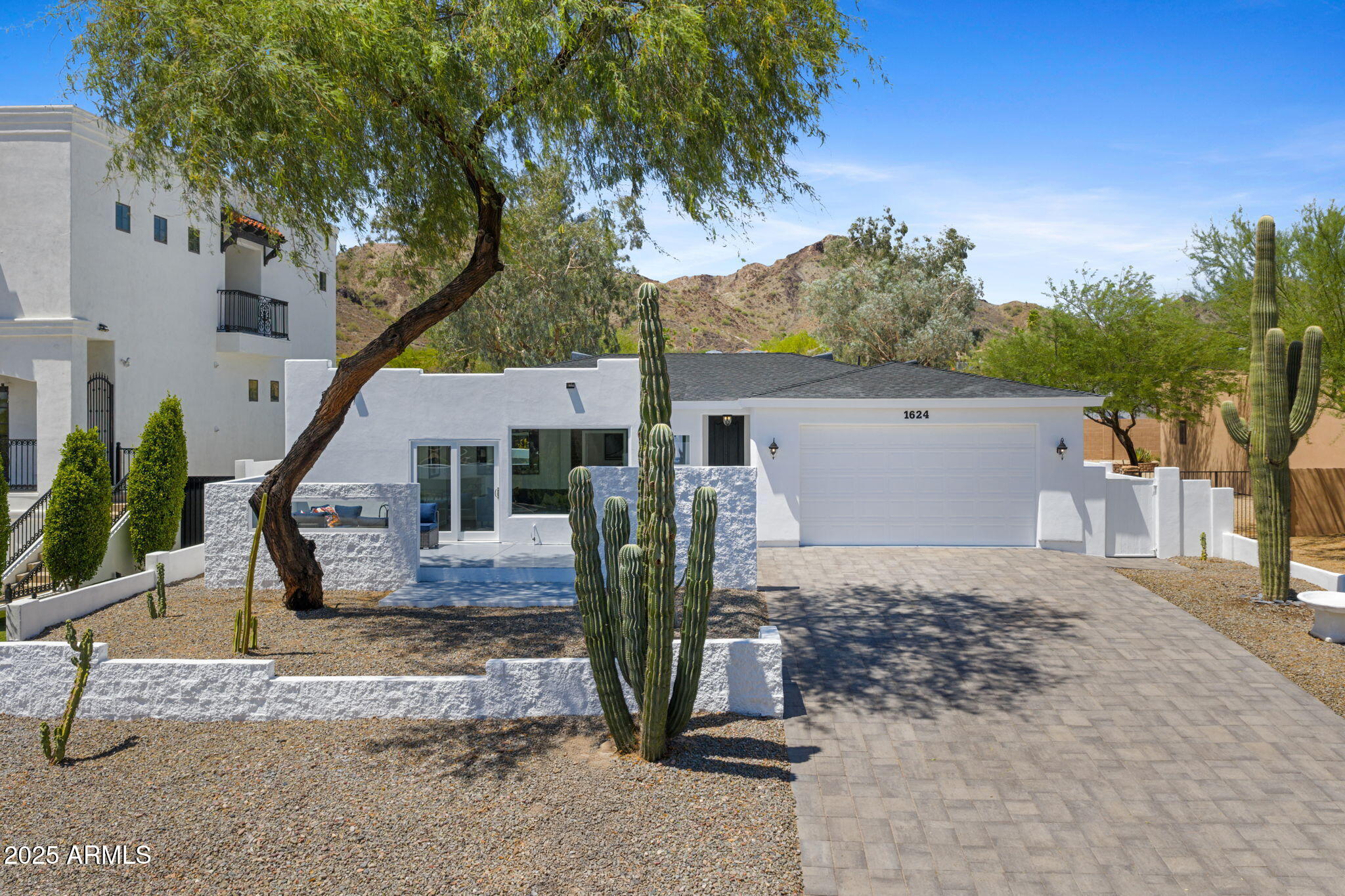 1624 E EL CAMINO Drive
