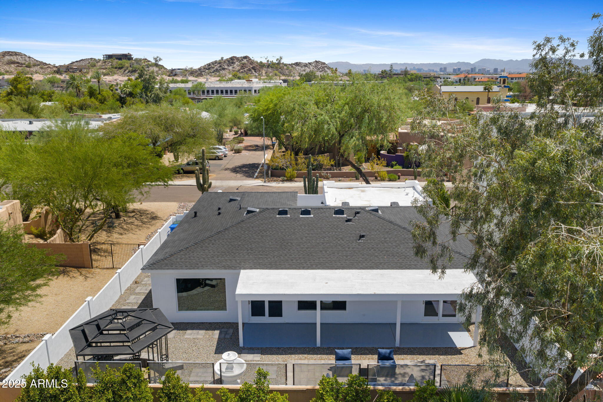 1624 E EL CAMINO Drive