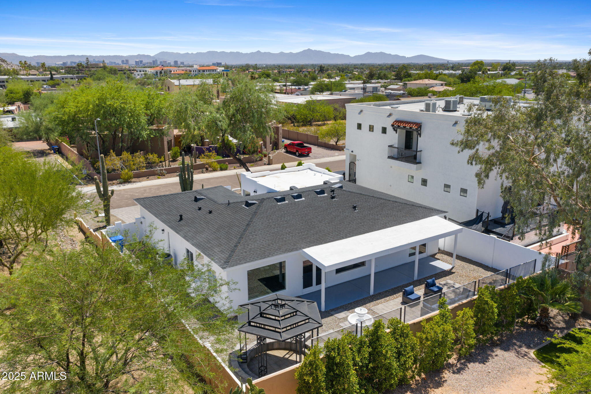 1624 E EL CAMINO Drive