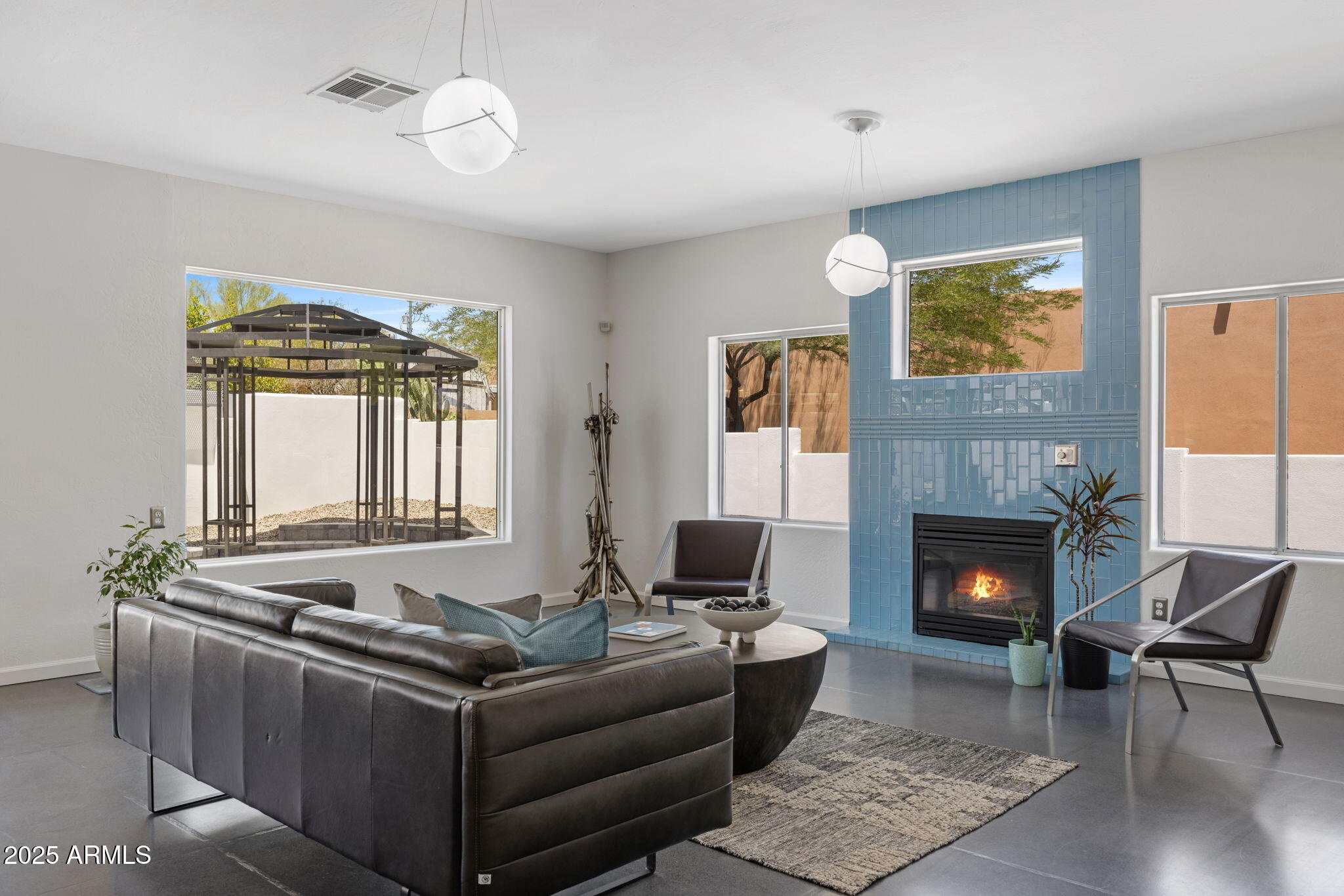 1624 E EL CAMINO Drive