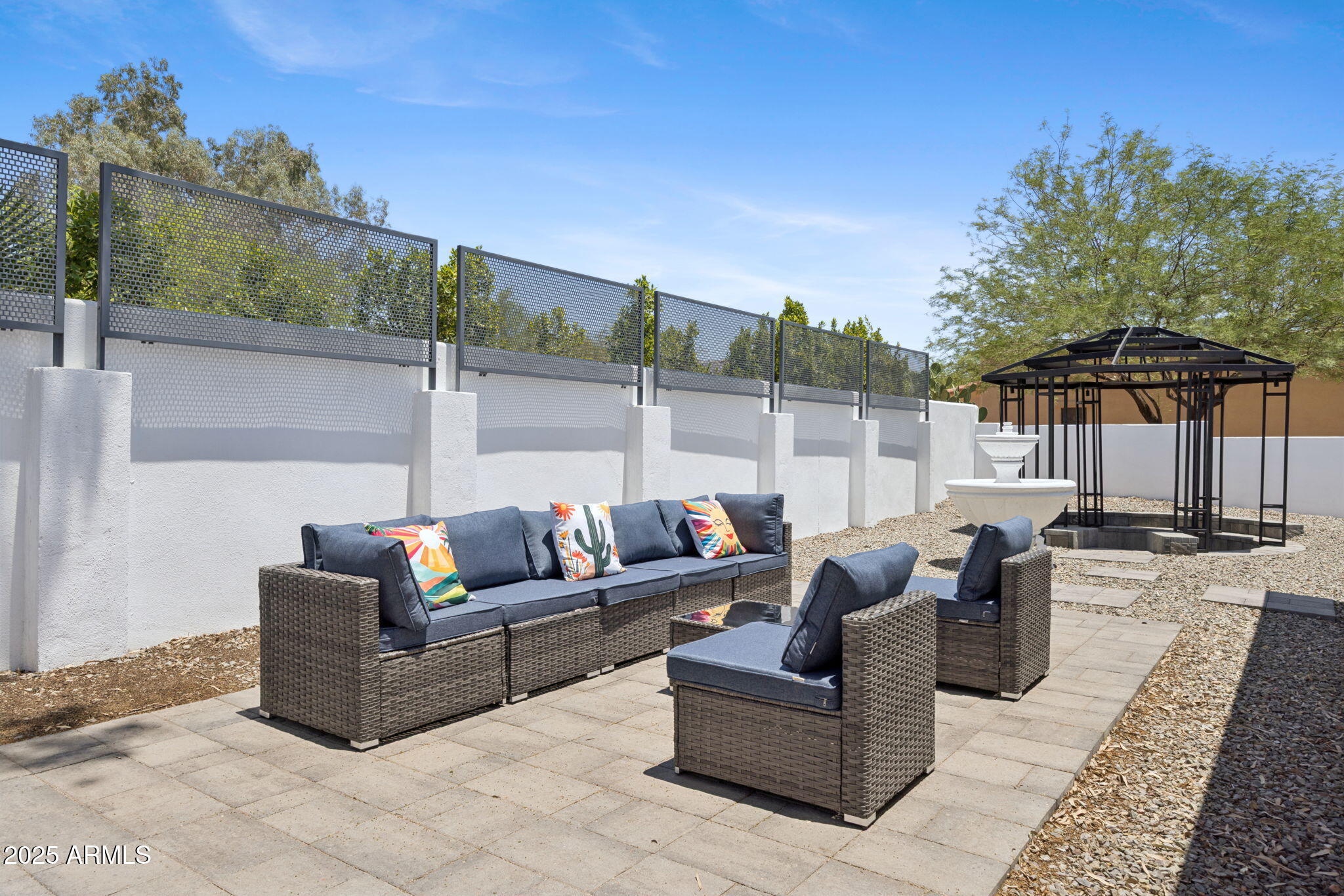 1624 E EL CAMINO Drive