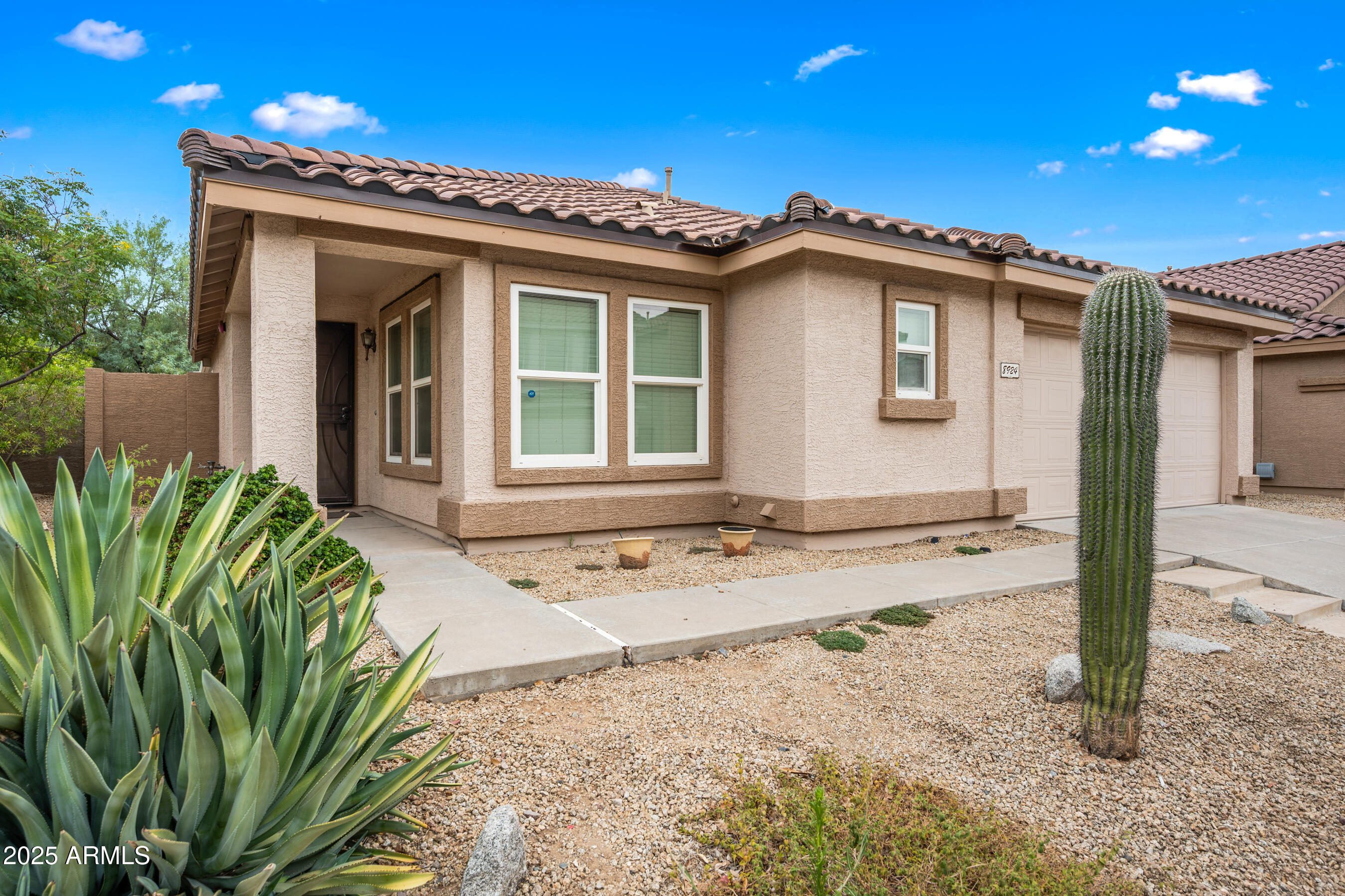 8924 E ARIZONA PARK Place