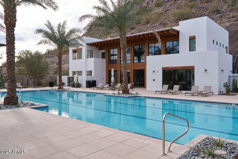 5000 N CAMELBACK RIDGE Drive, 108