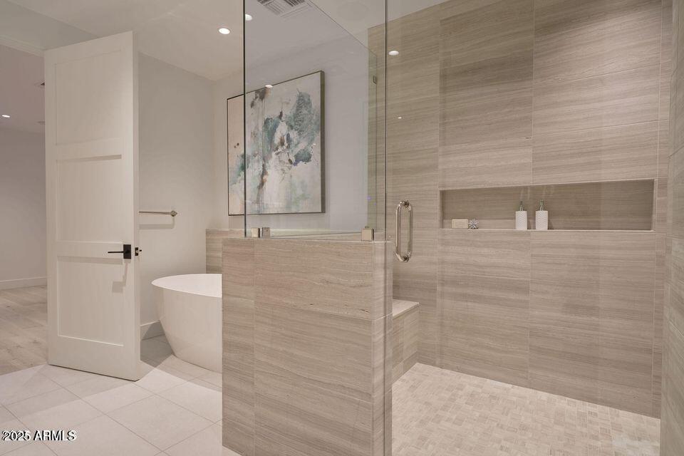 5000 N CAMELBACK RIDGE Drive, 108