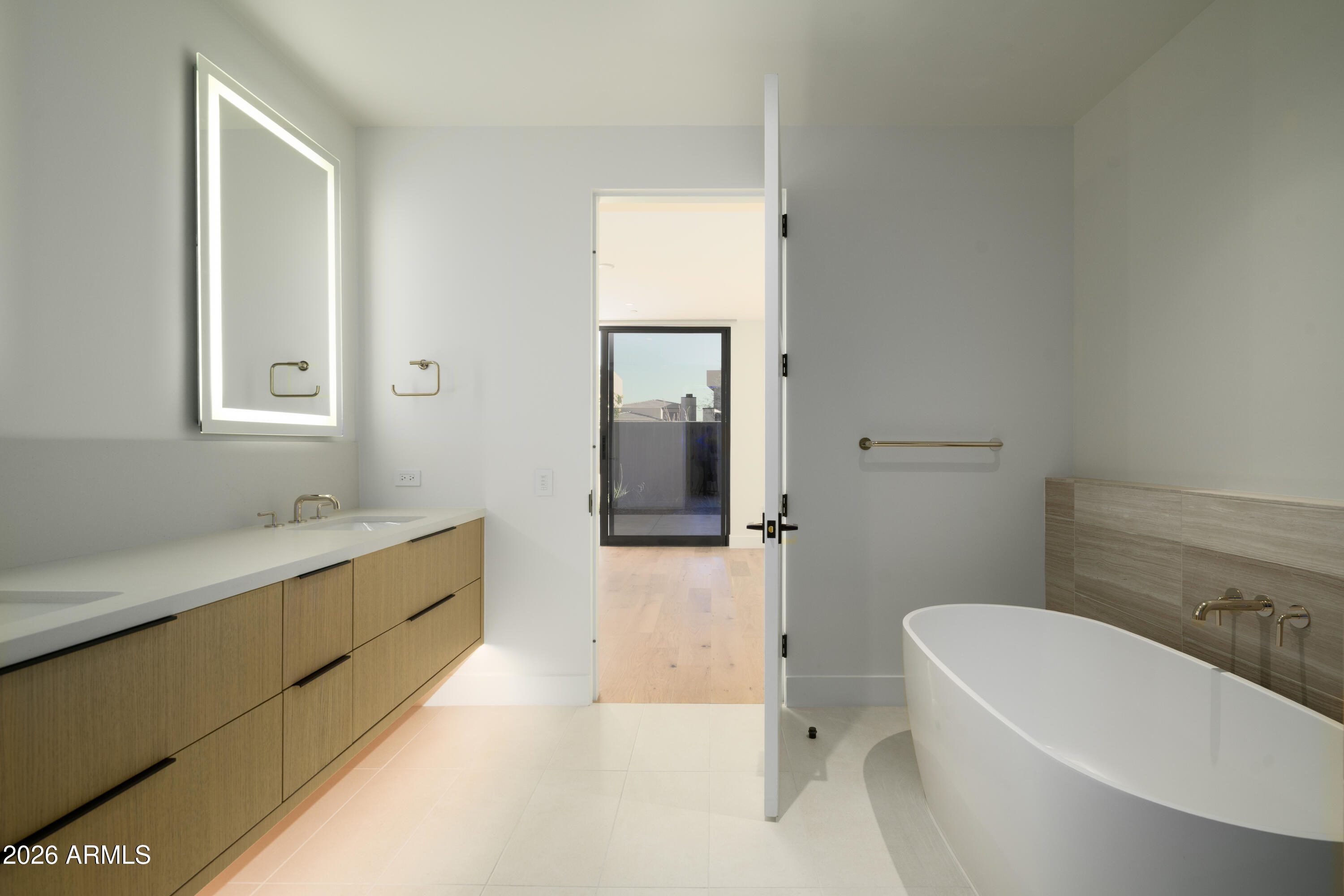 5000 N CAMELBACK RIDGE Drive, 108