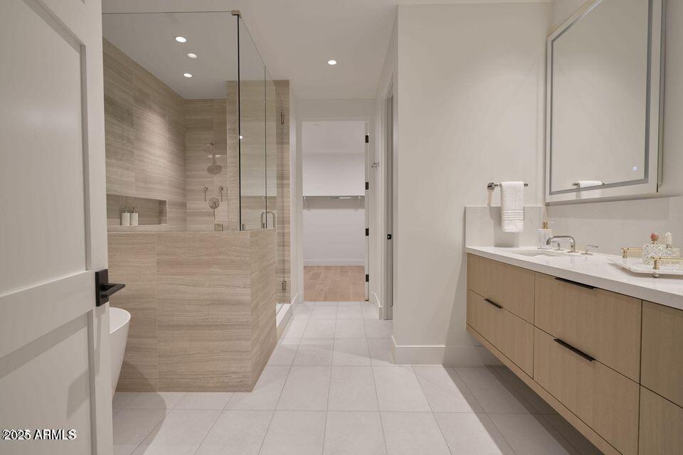 5000 N CAMELBACK RIDGE Drive, 108