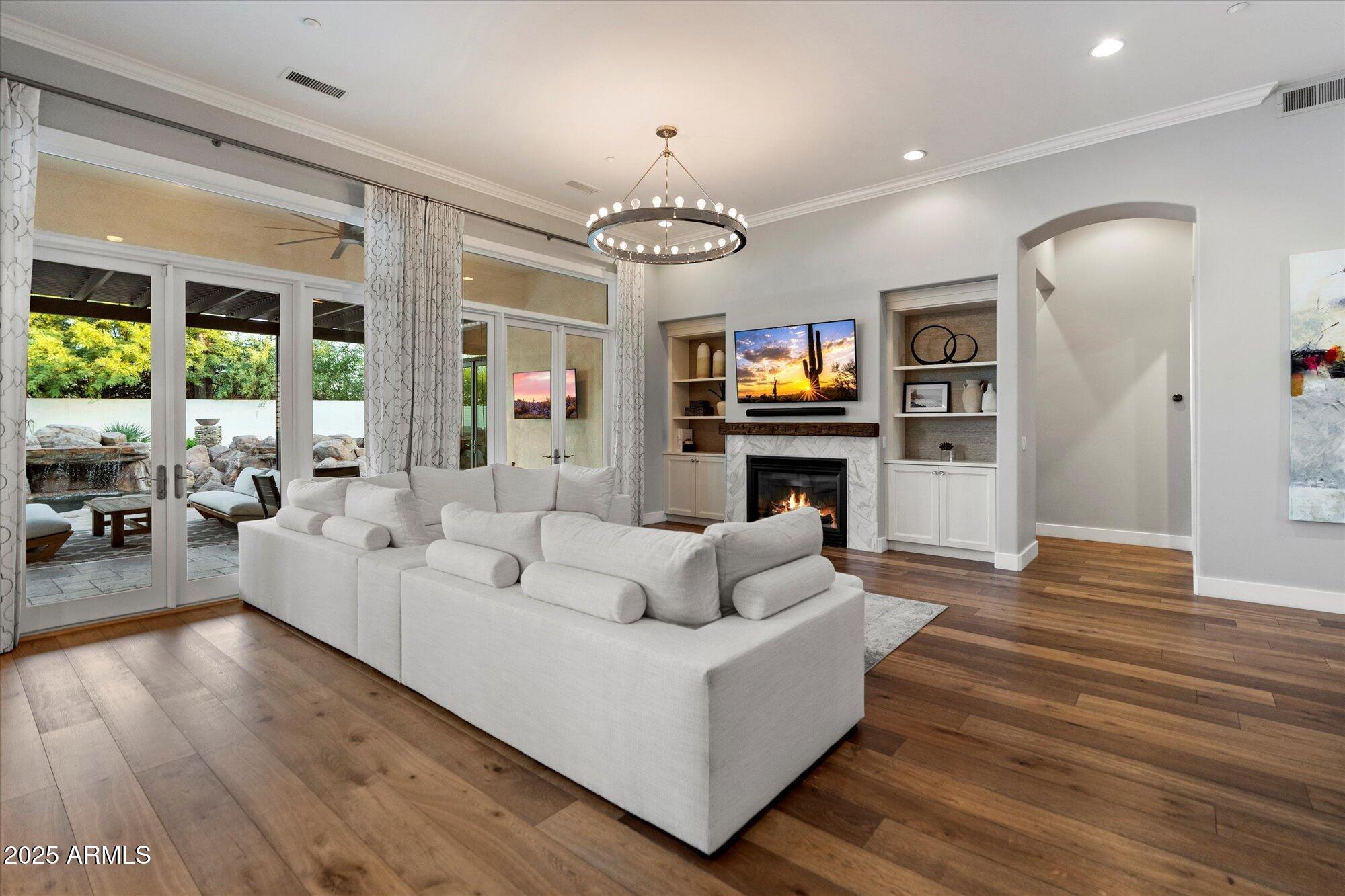 6363 E WILSHIRE Drive