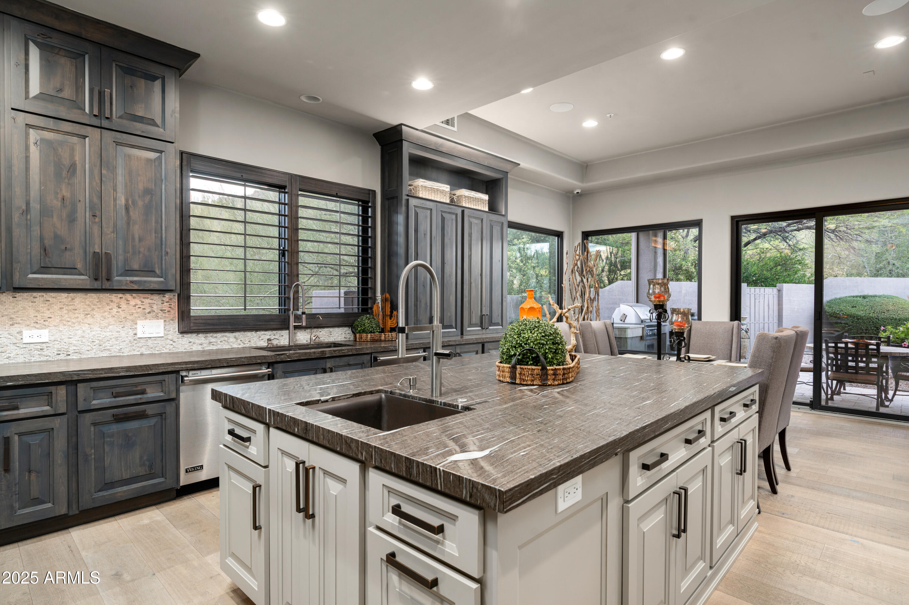 11408 E De La O Road