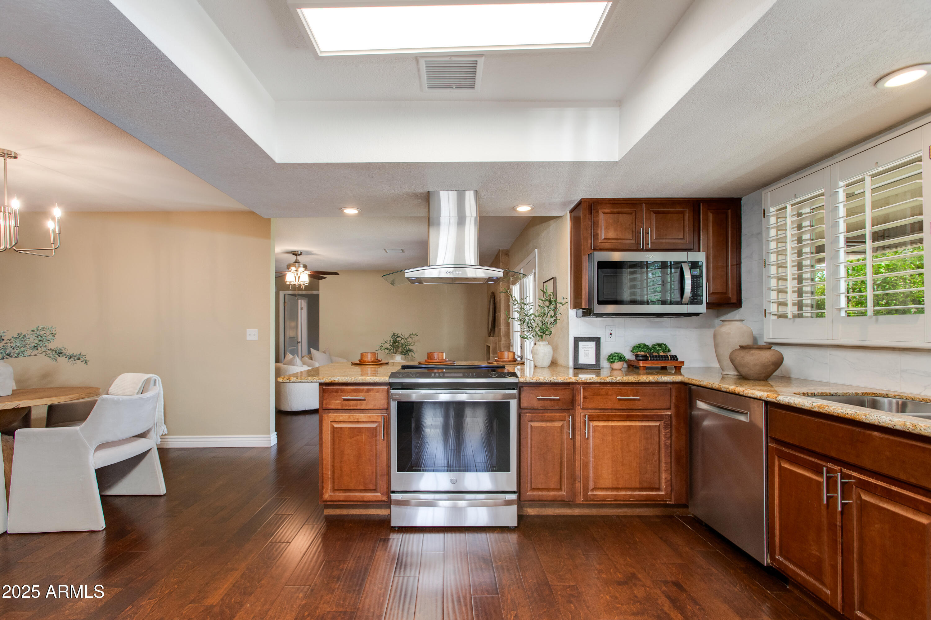 13602 N 49TH Place