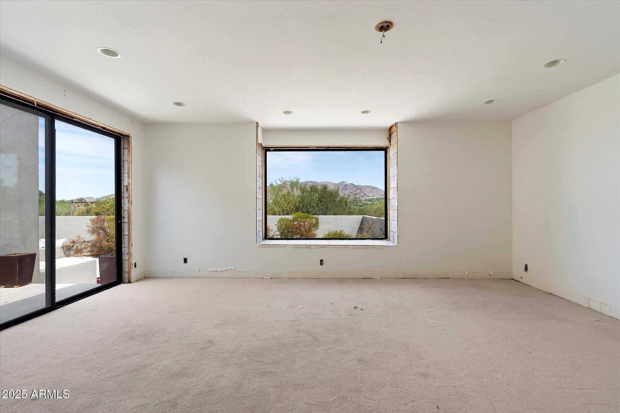 5964 N ECHO CANYON Drive