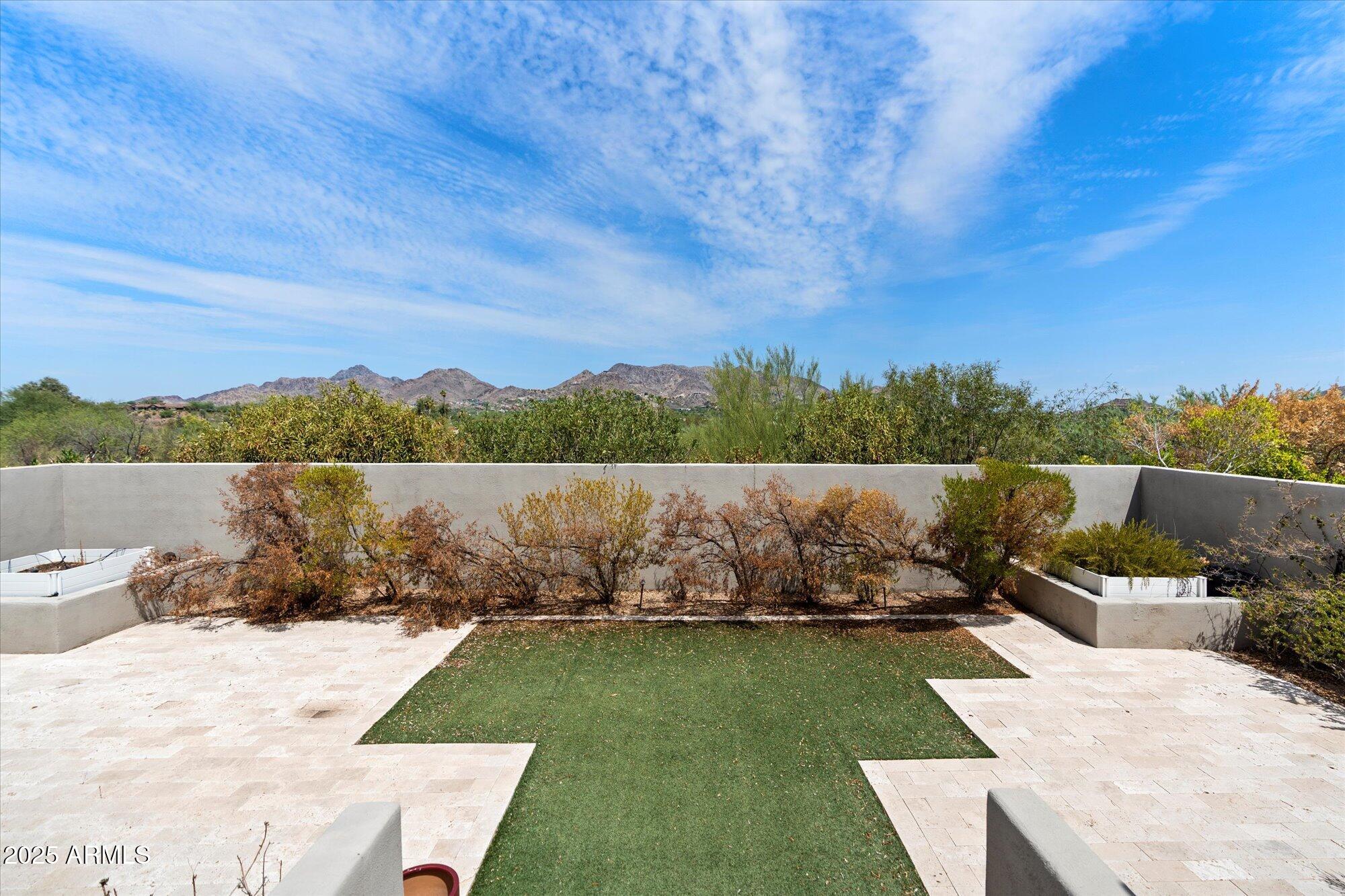 5964 N ECHO CANYON Drive