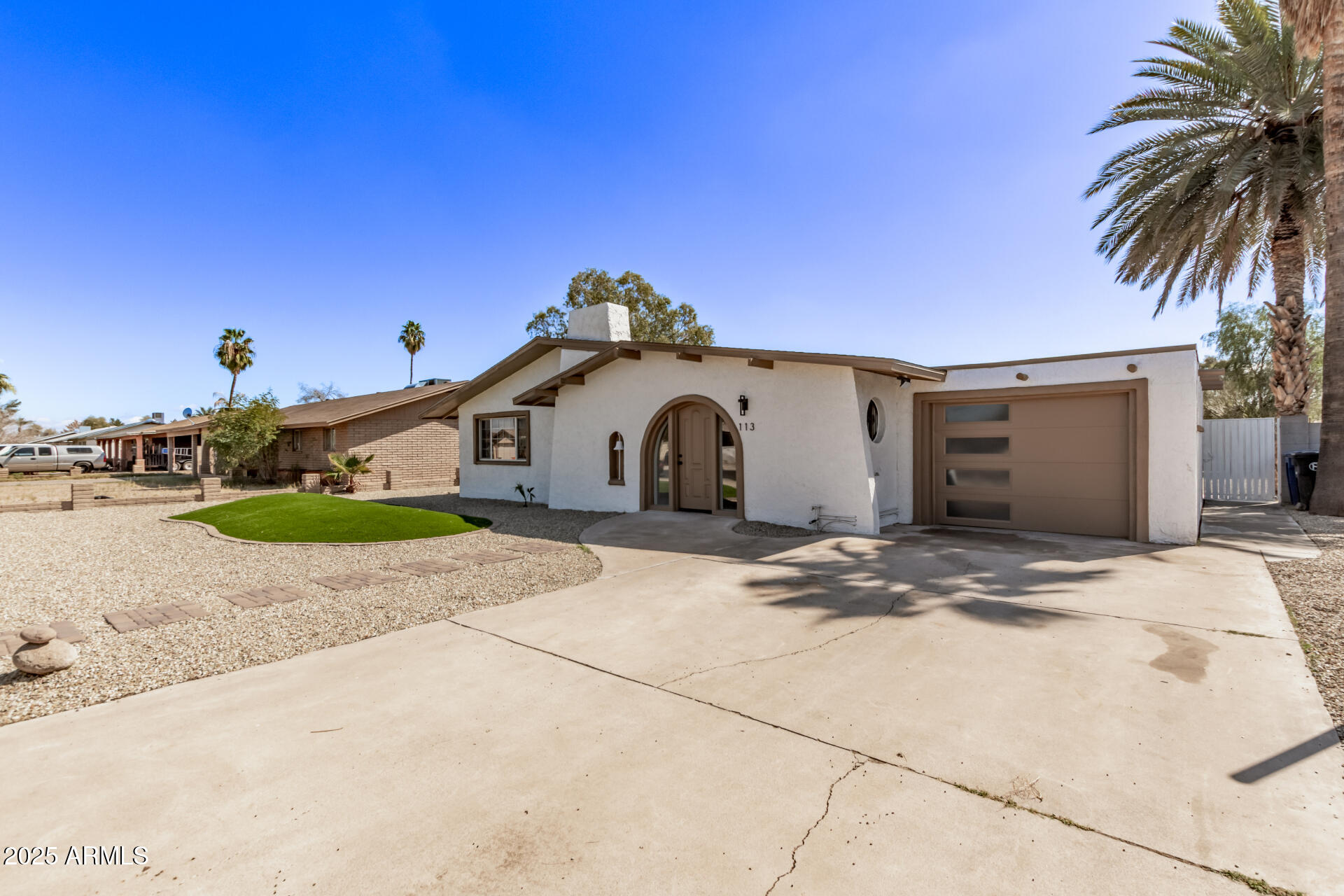 113 W RAWHIDE Avenue