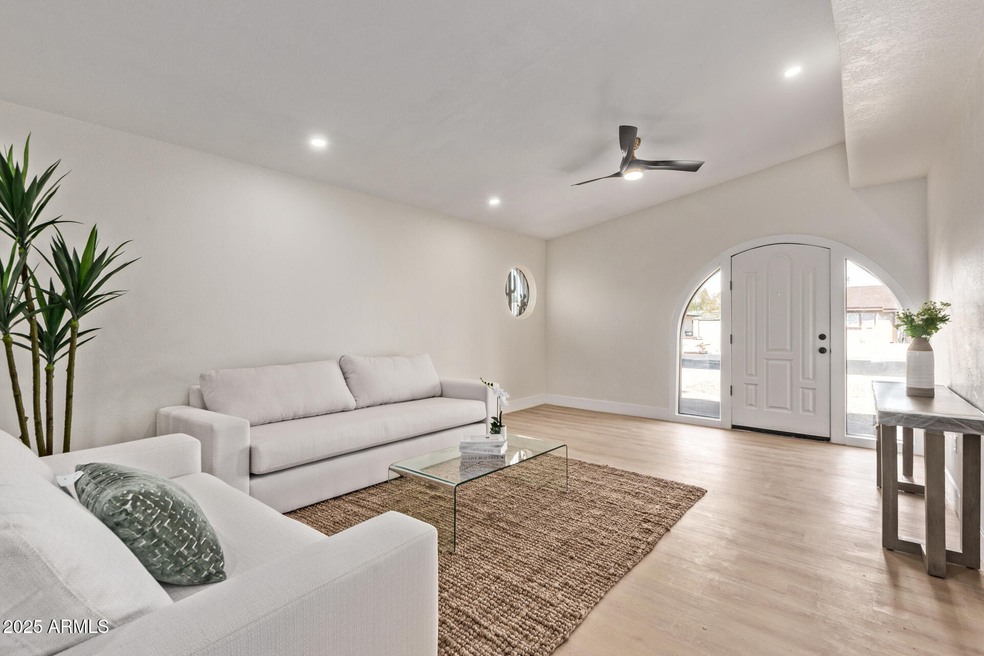 113 W RAWHIDE Avenue