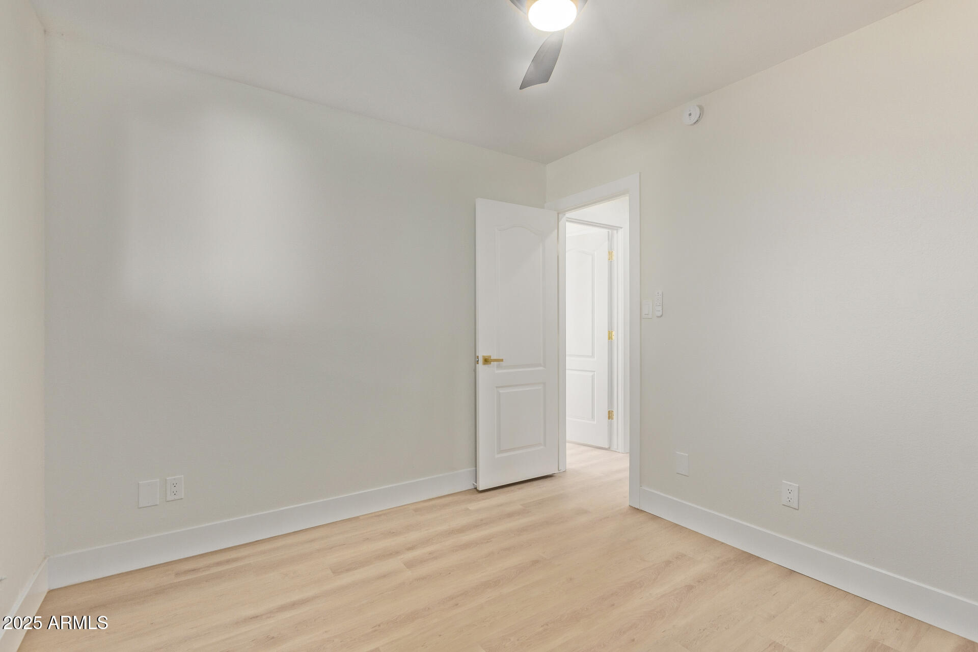 113 W RAWHIDE Avenue