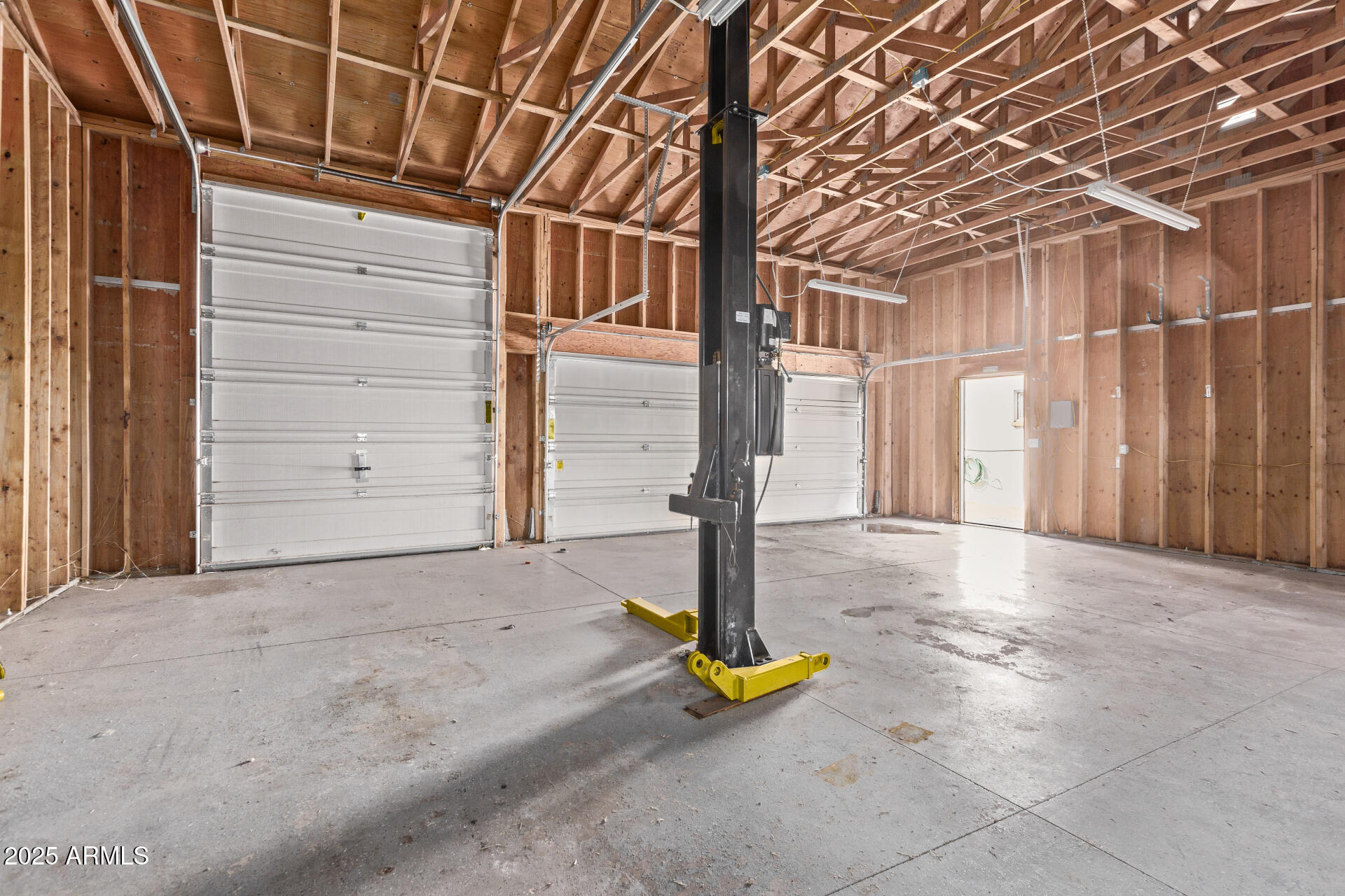 113 W RAWHIDE Avenue