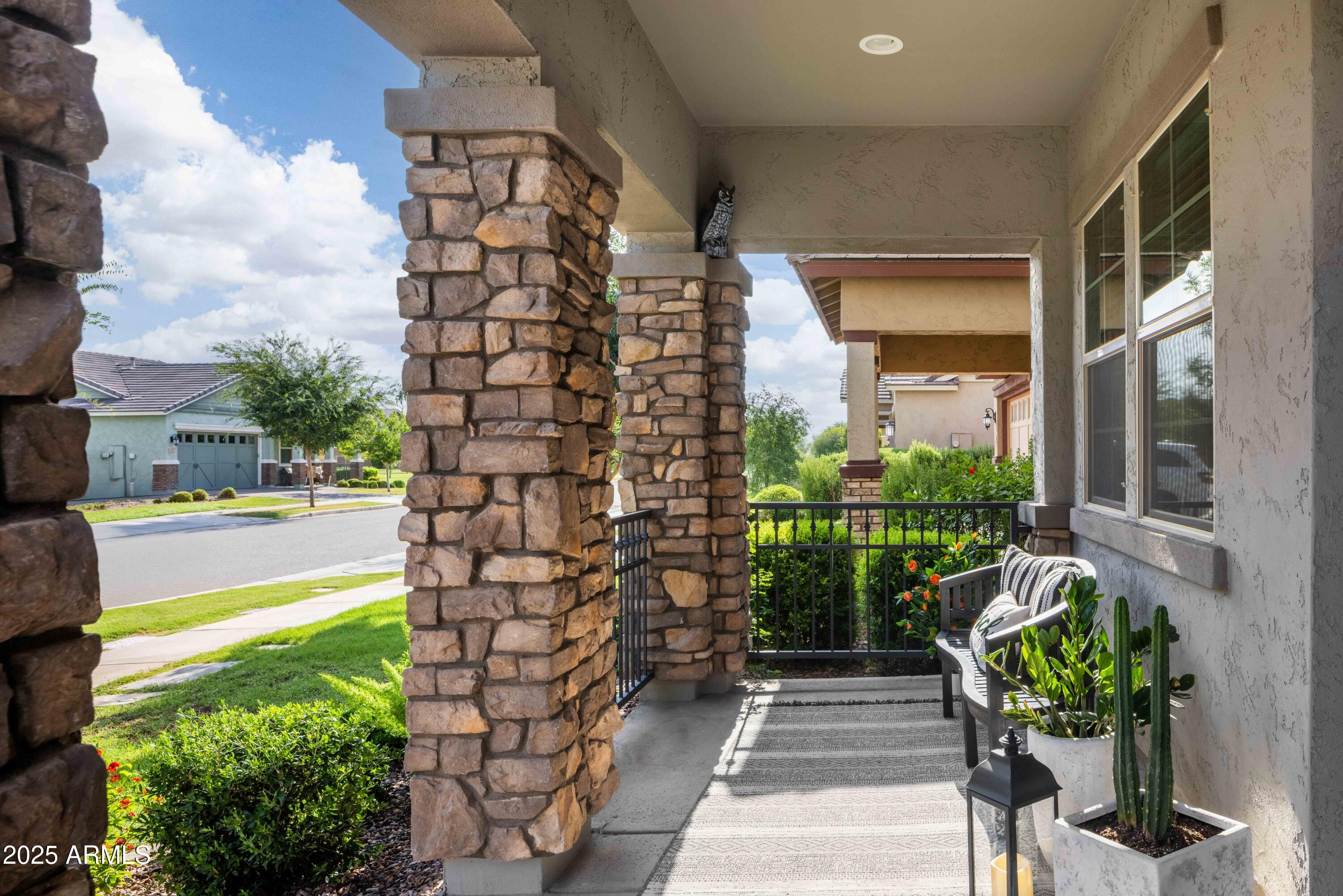 3423 E ARABIAN Drive