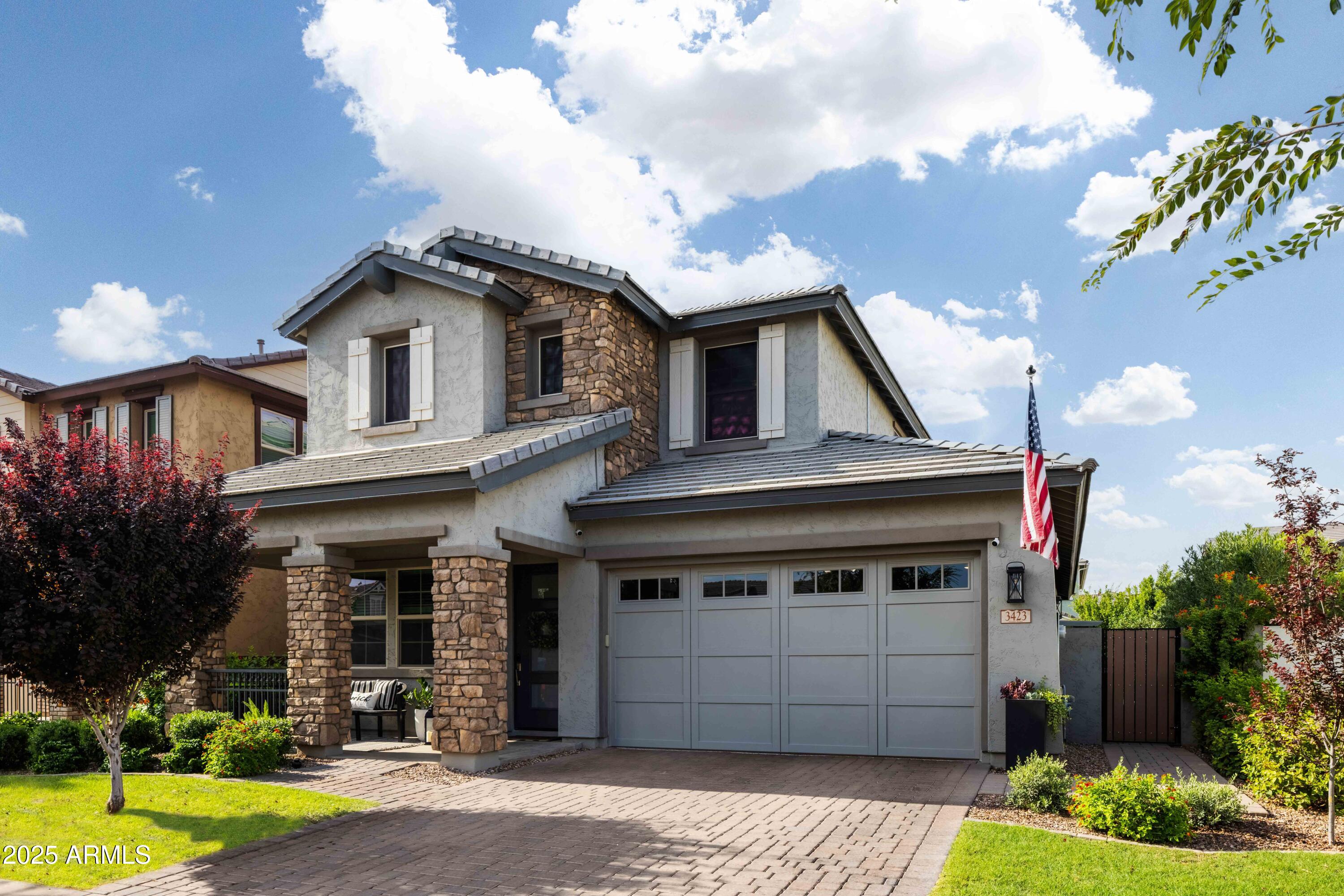 3423 E ARABIAN Drive