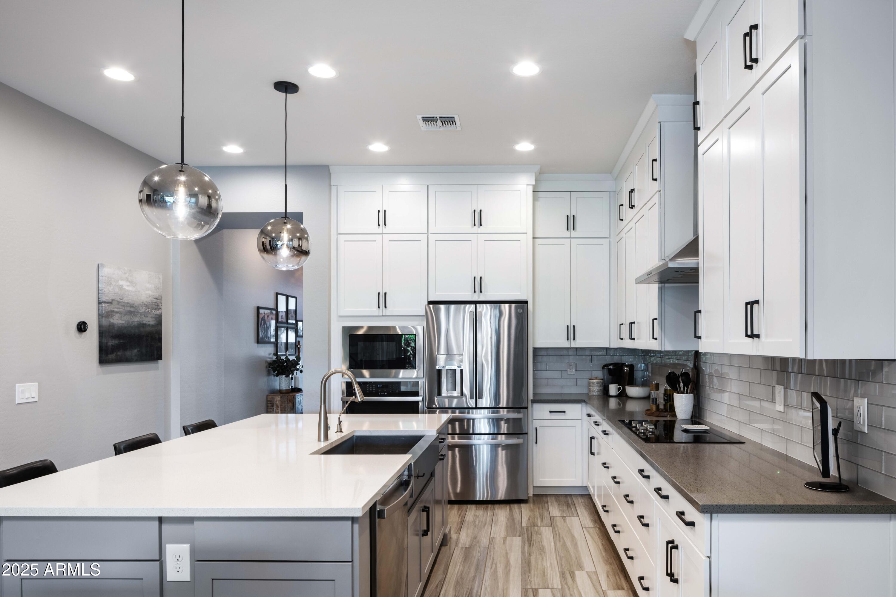 3423 E ARABIAN Drive
