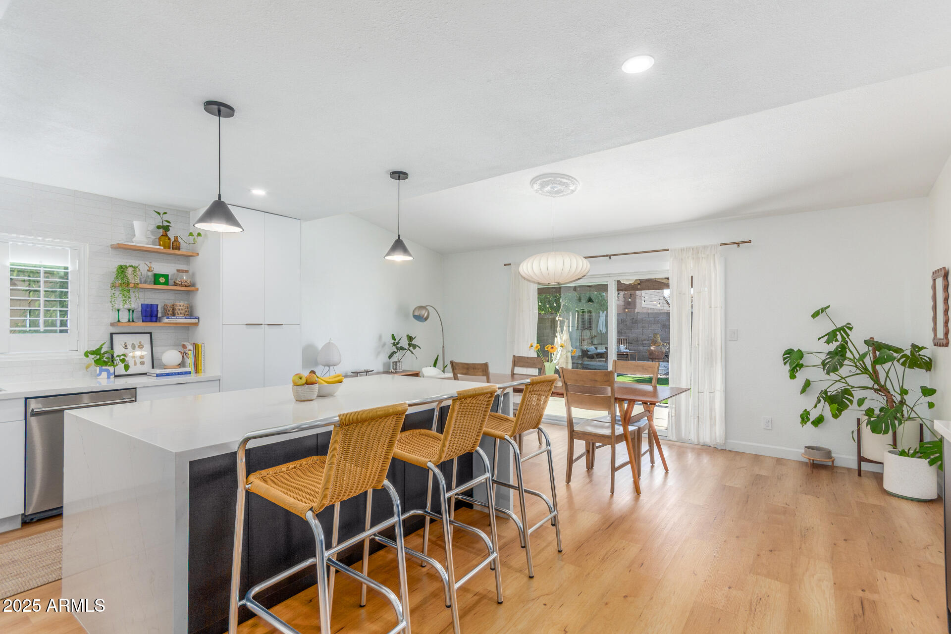 2432 W EVANS Drive
