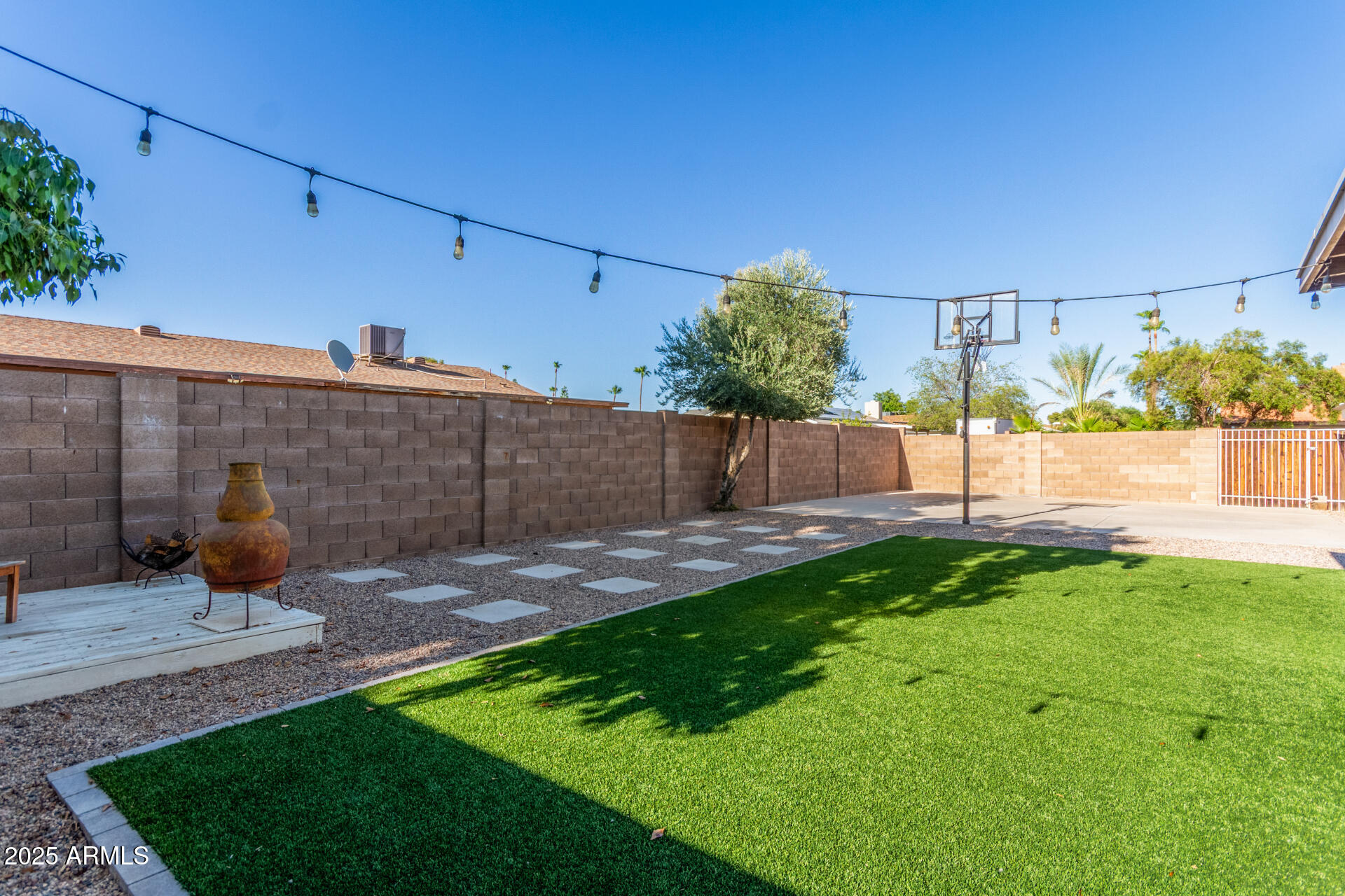 2432 W EVANS Drive