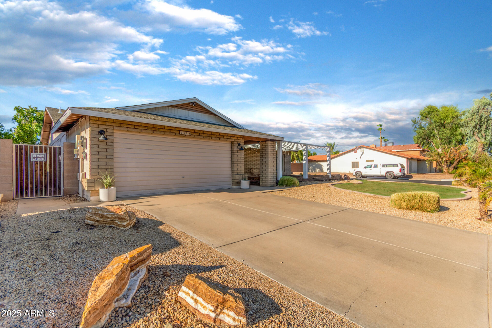 2432 W EVANS Drive