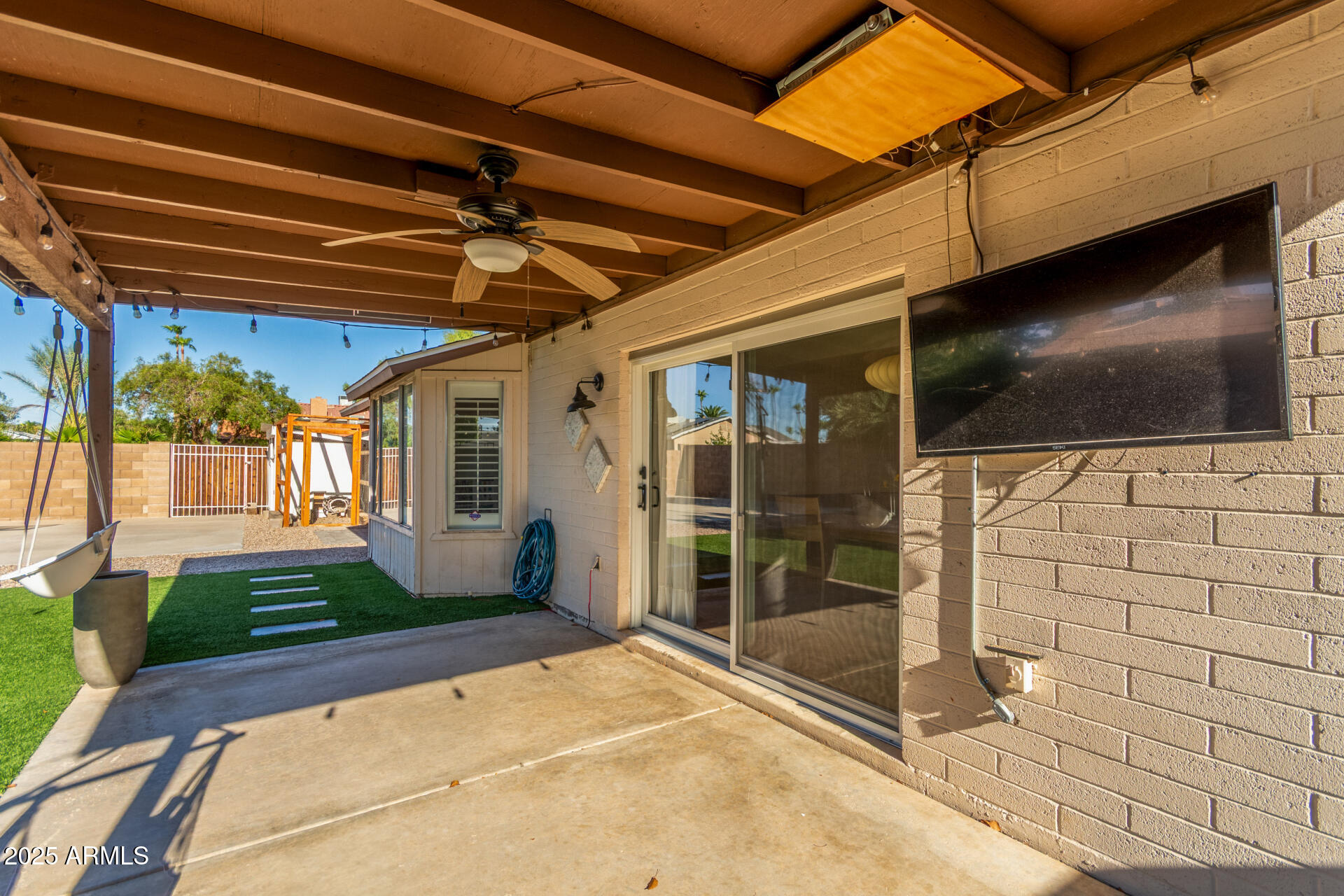 2432 W EVANS Drive