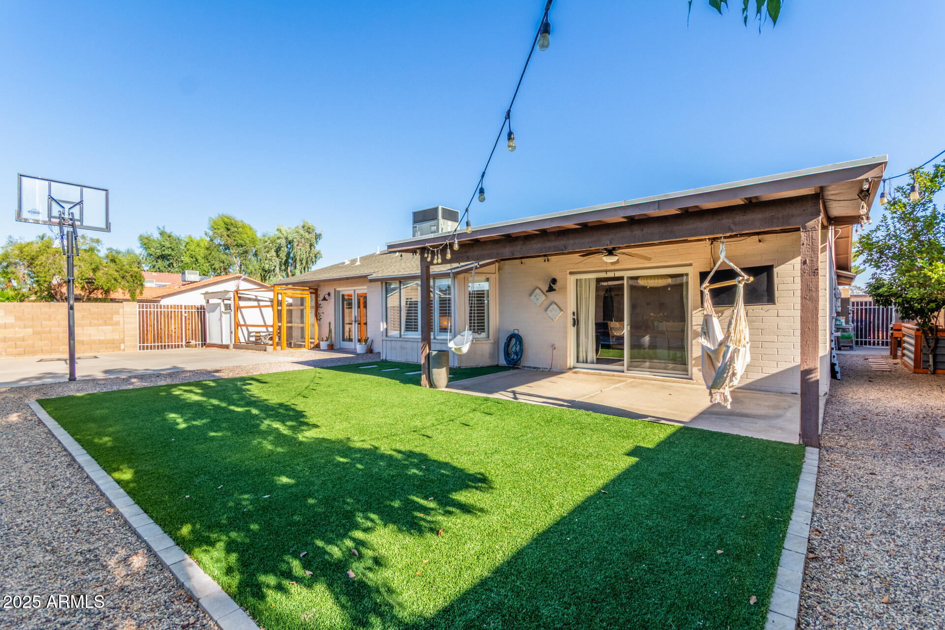 2432 W EVANS Drive