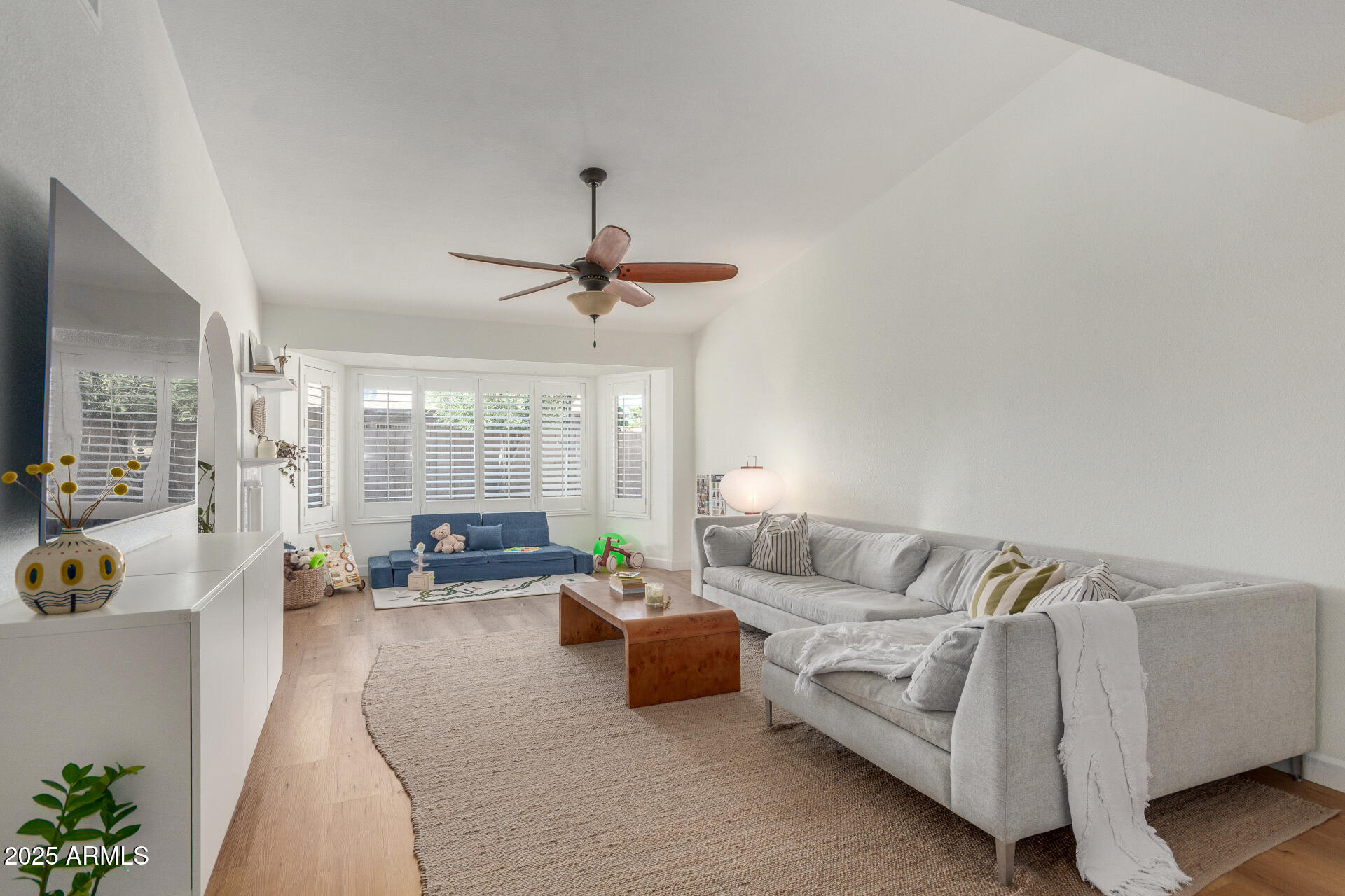 2432 W EVANS Drive