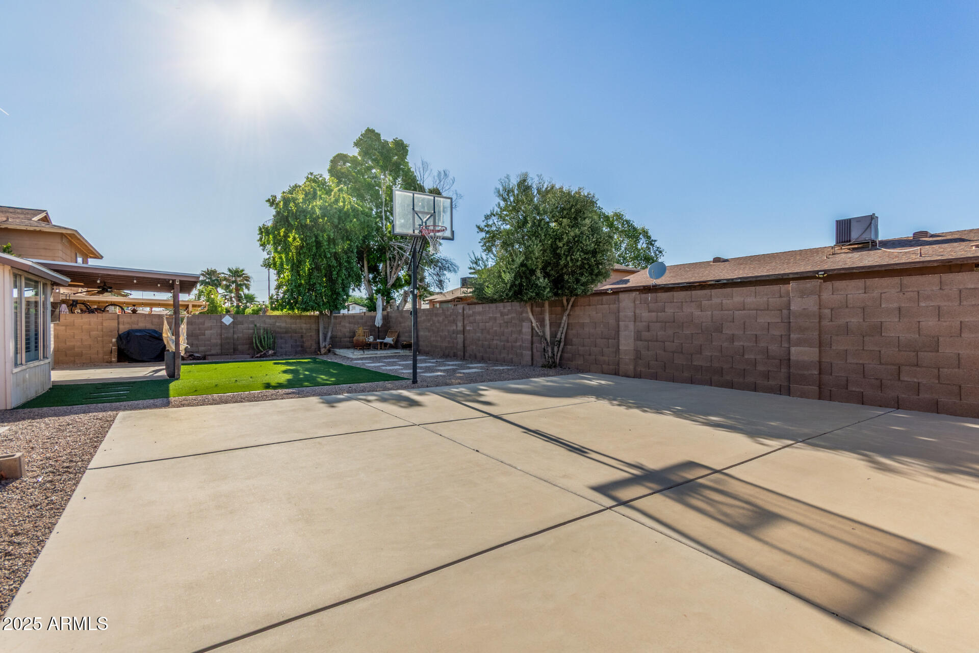 2432 W EVANS Drive