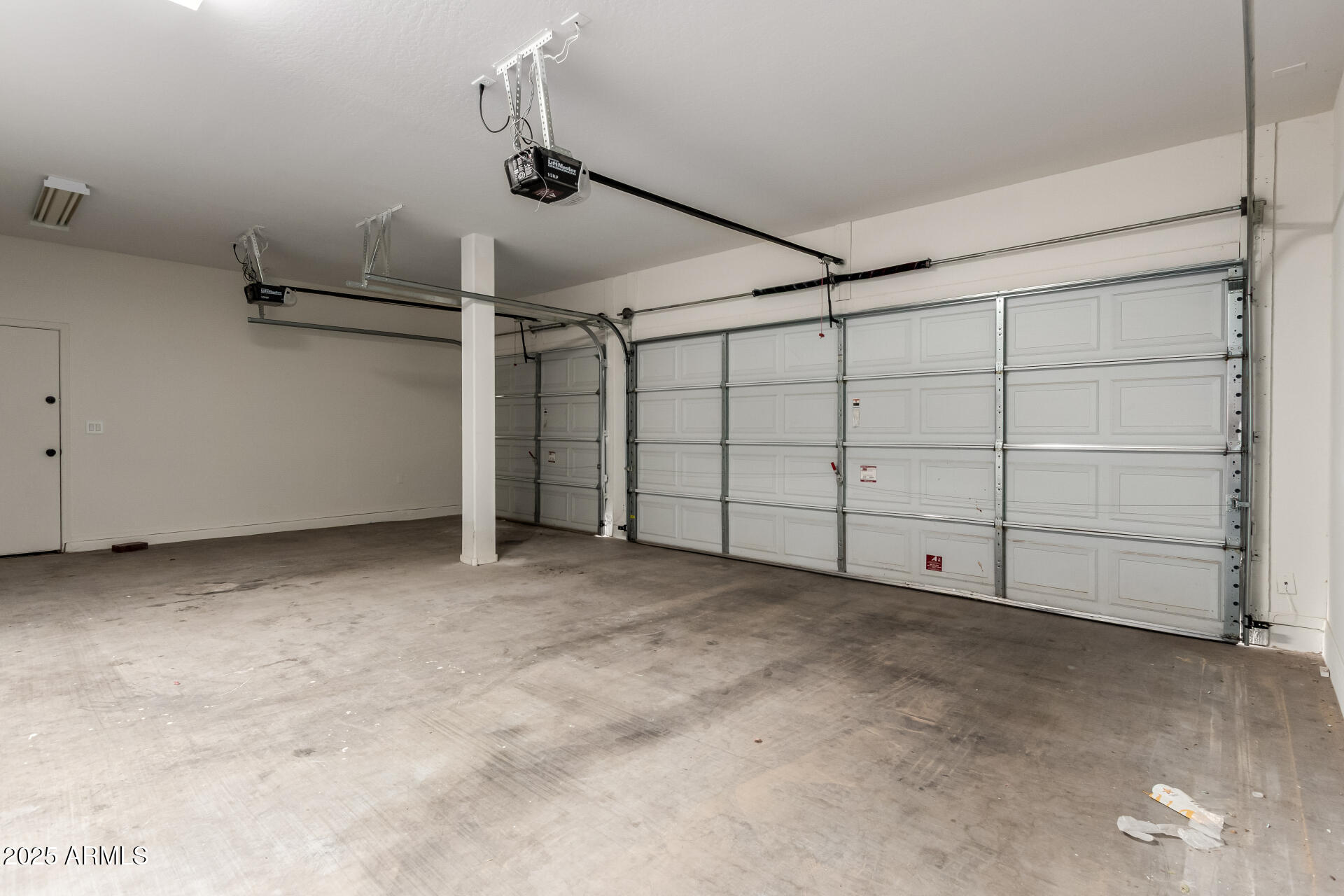 19213 N WILSON Street