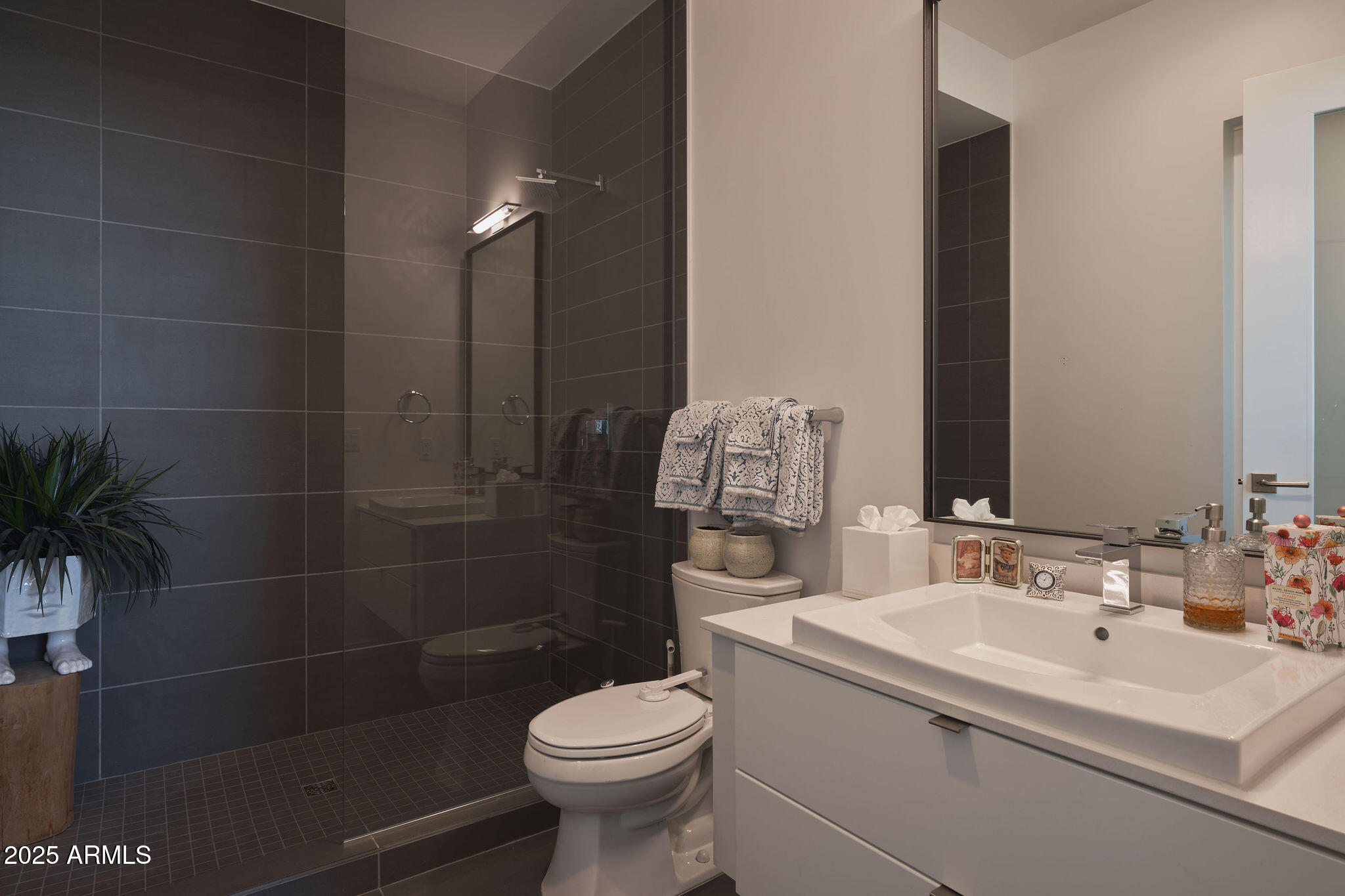 200 W PORTLAND Street, 1320