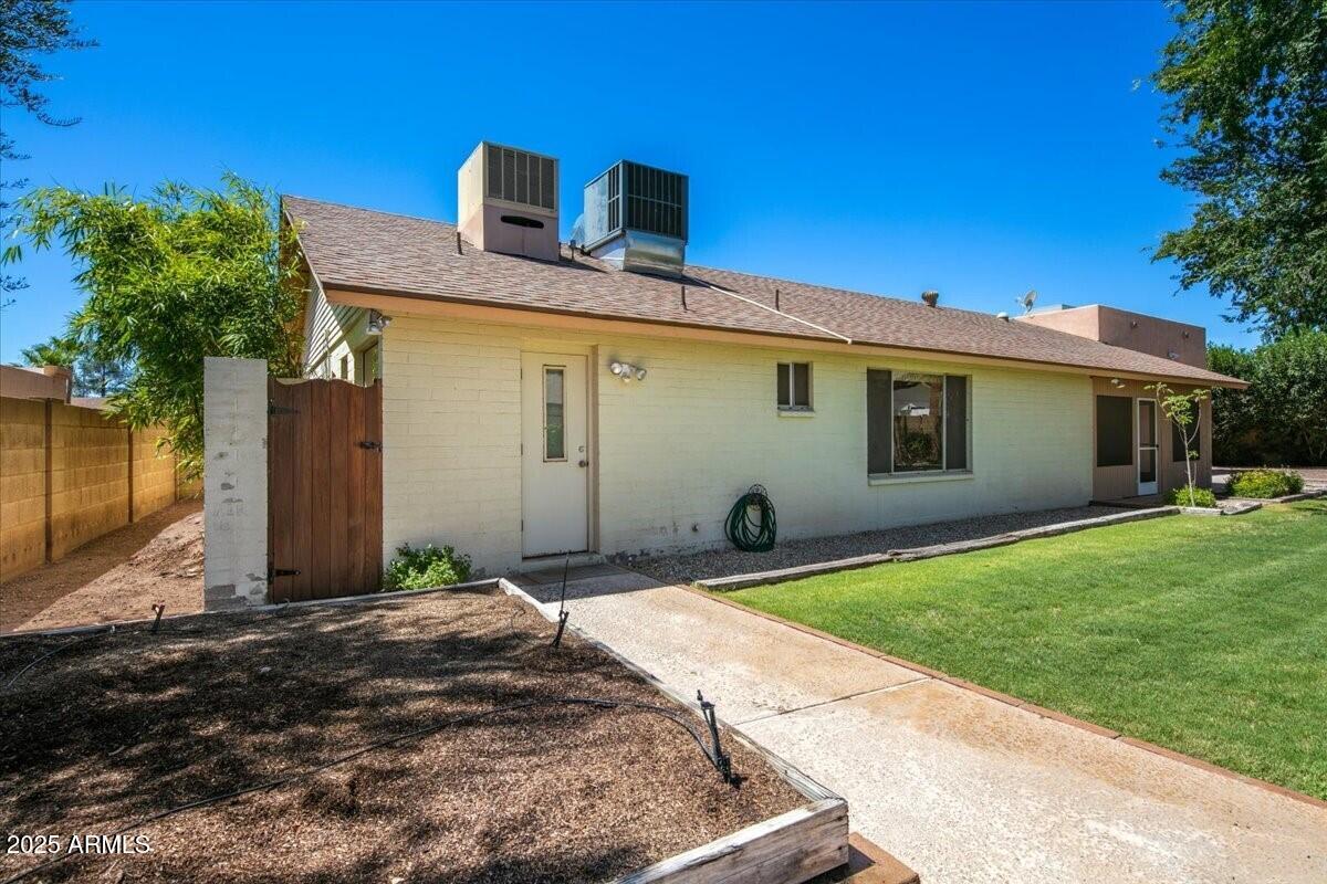 4316 E Ludlow Drive