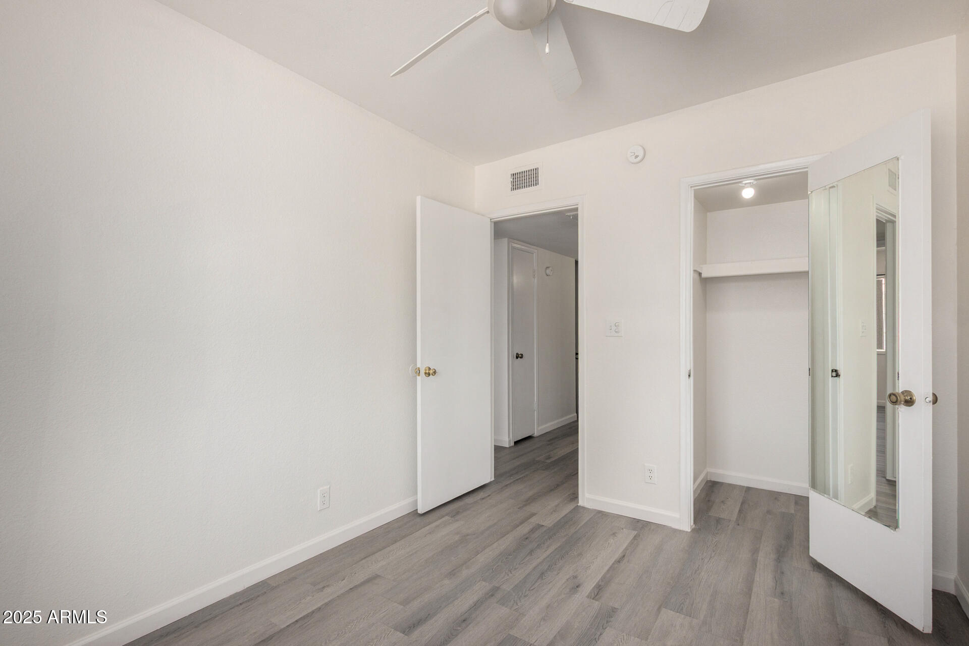 1227 E TOWNLEY Avenue