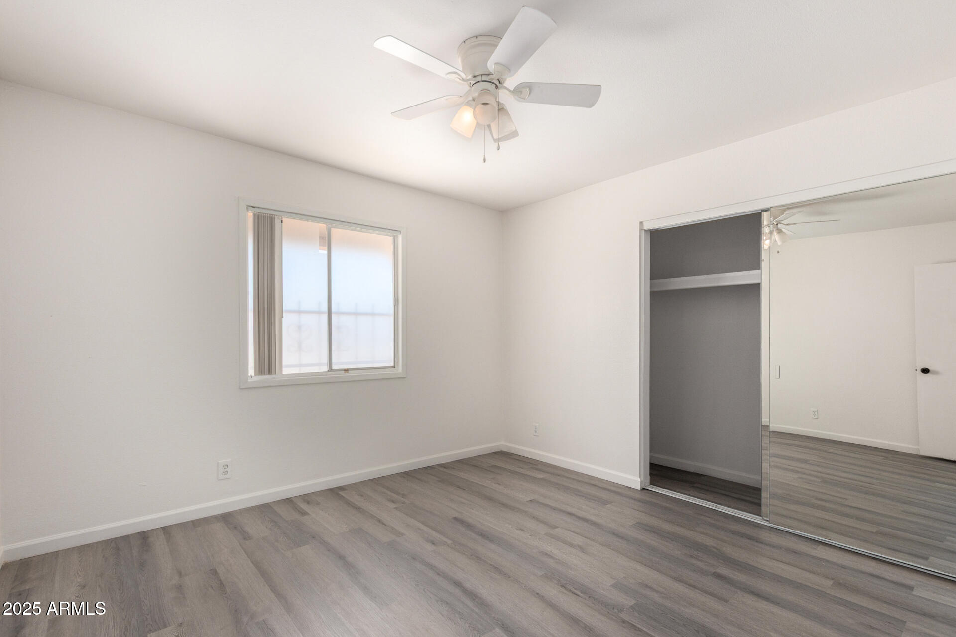 1227 E TOWNLEY Avenue