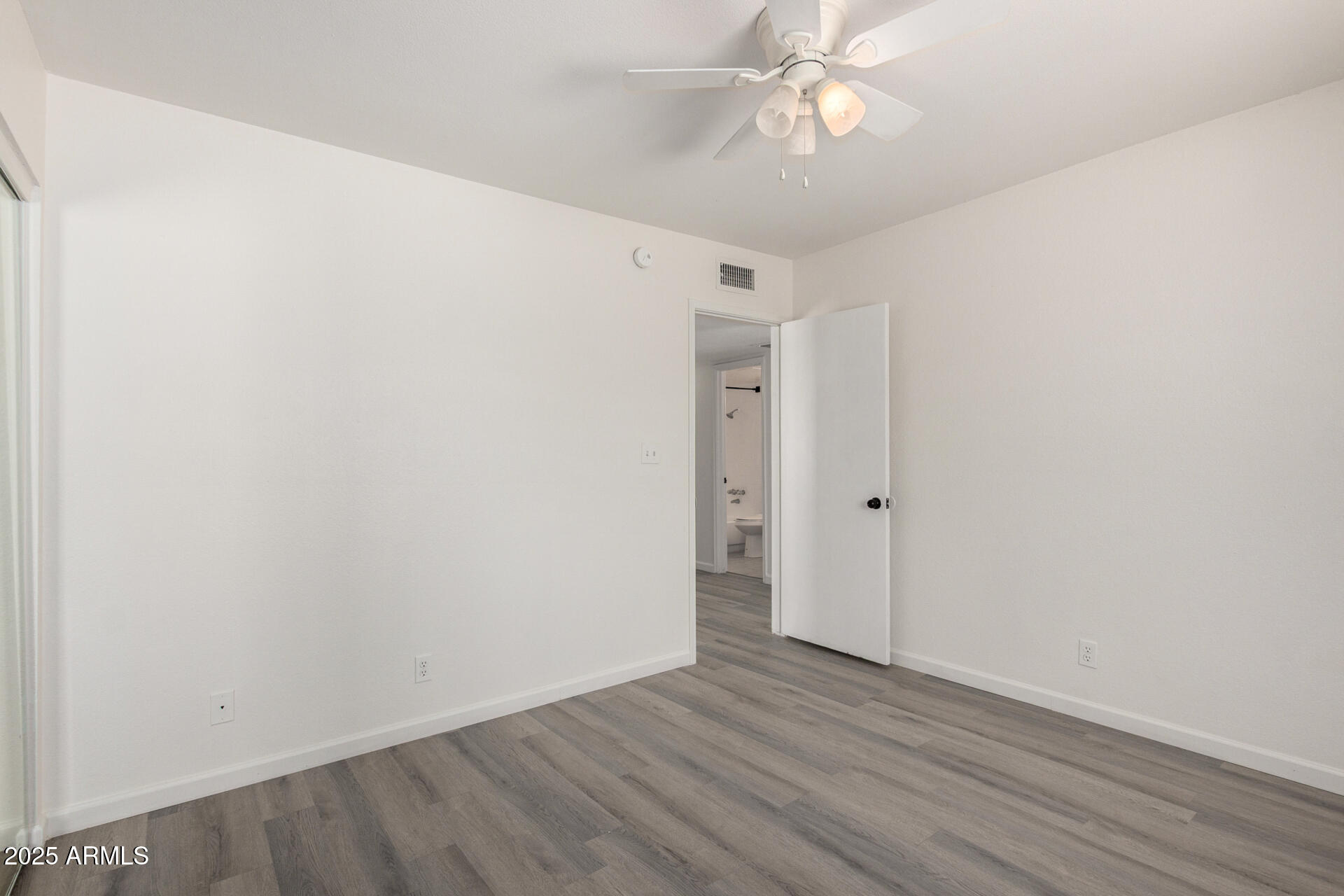 1227 E TOWNLEY Avenue