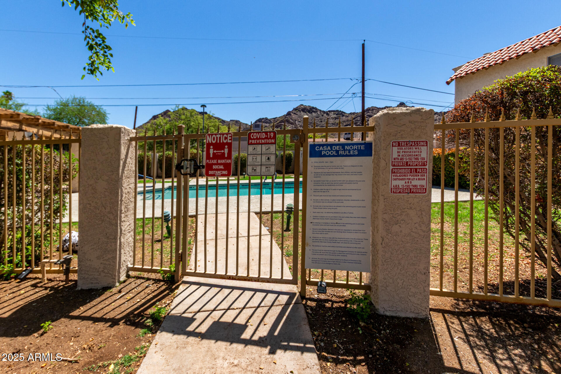 1227 E TOWNLEY Avenue