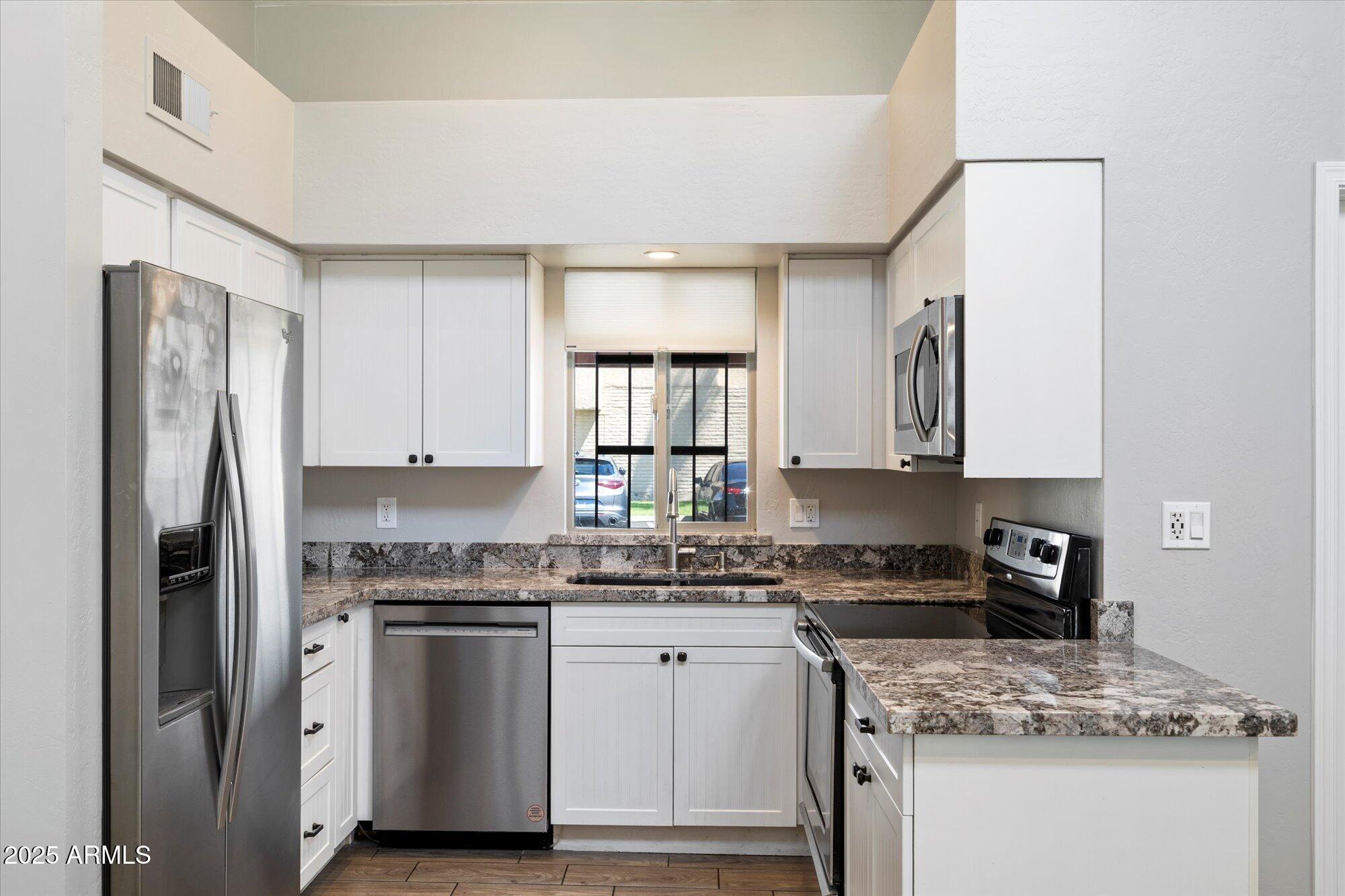 7840 N 7TH Street, 1