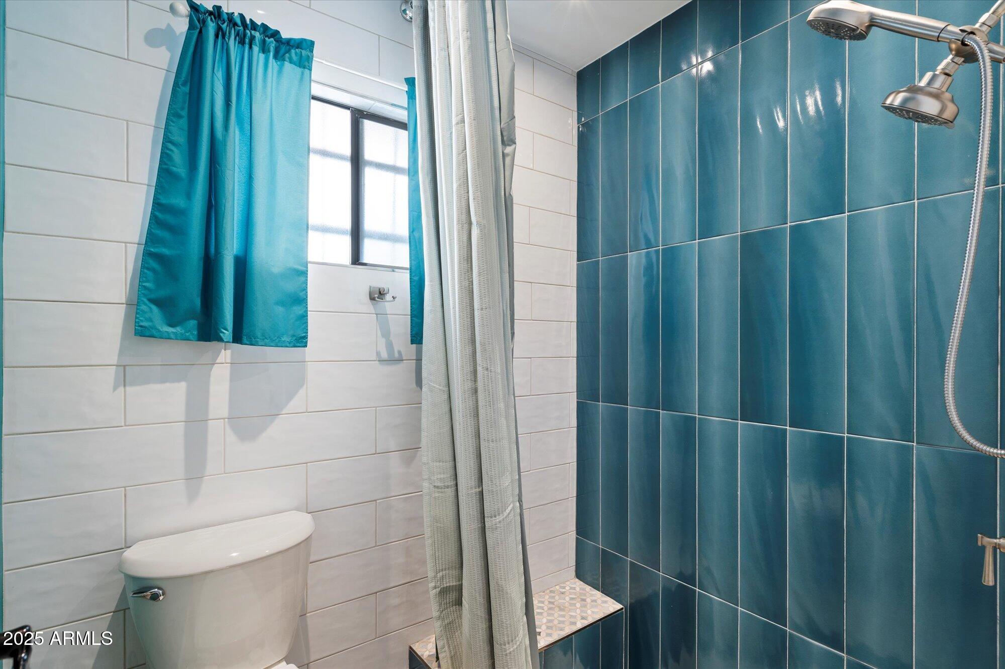 7840 N 7TH Street, 1