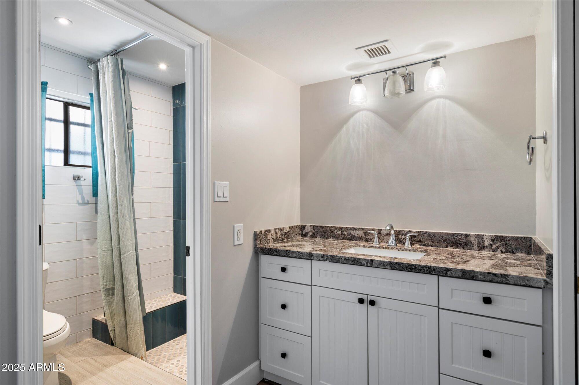 7840 N 7TH Street, 1