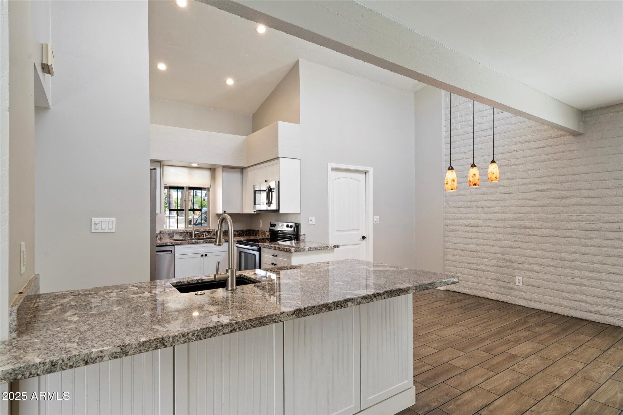 7840 N 7TH Street, 1