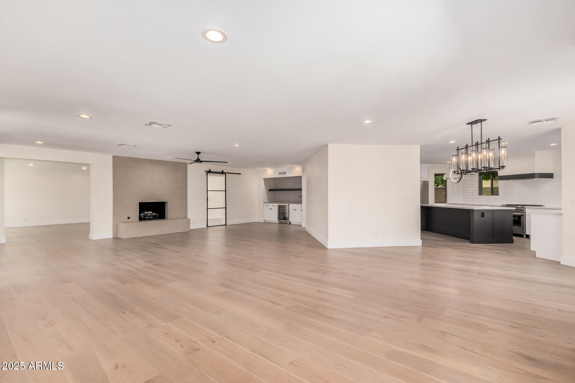 1 W COUNTRY GABLES Drive