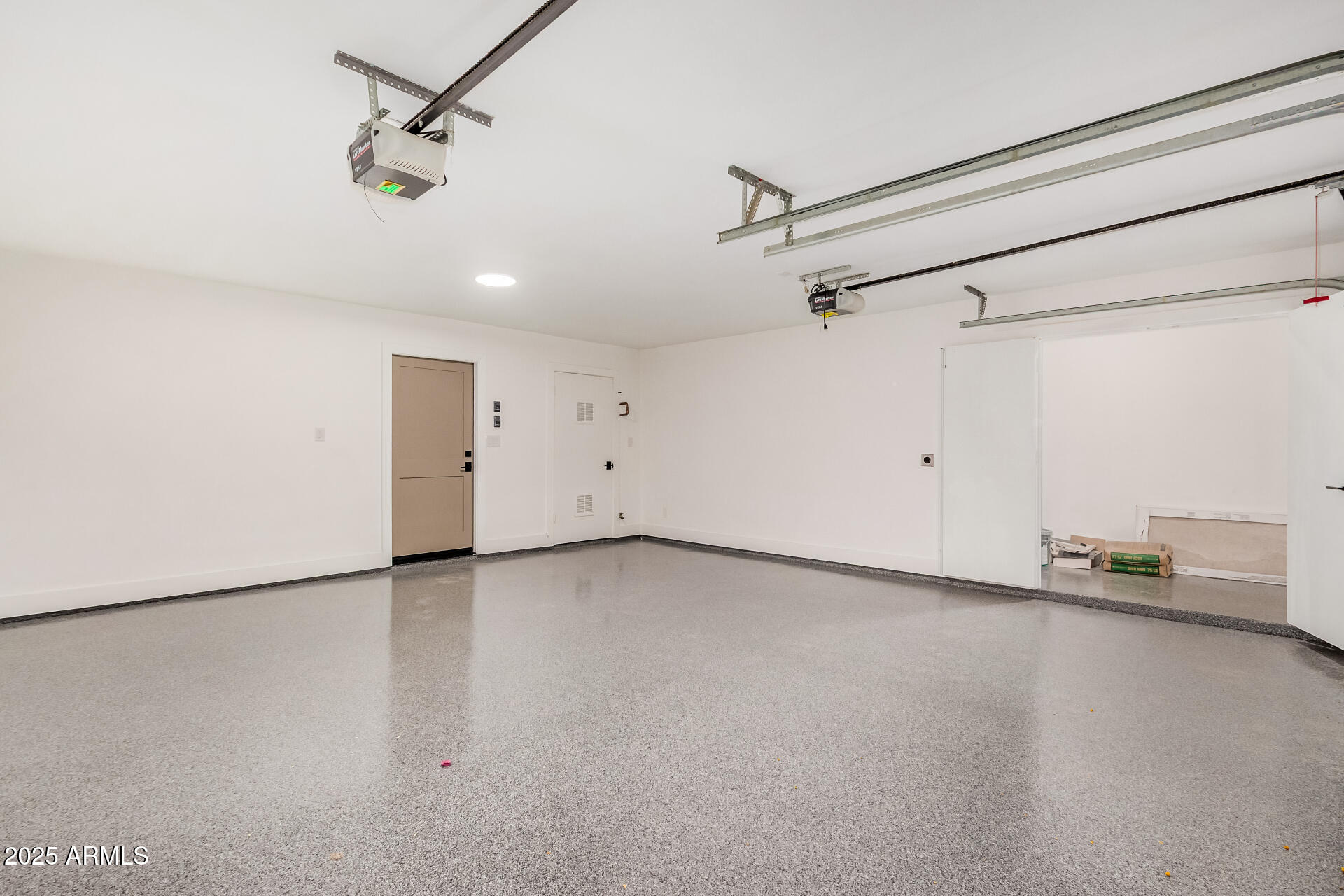 1 W COUNTRY GABLES Drive