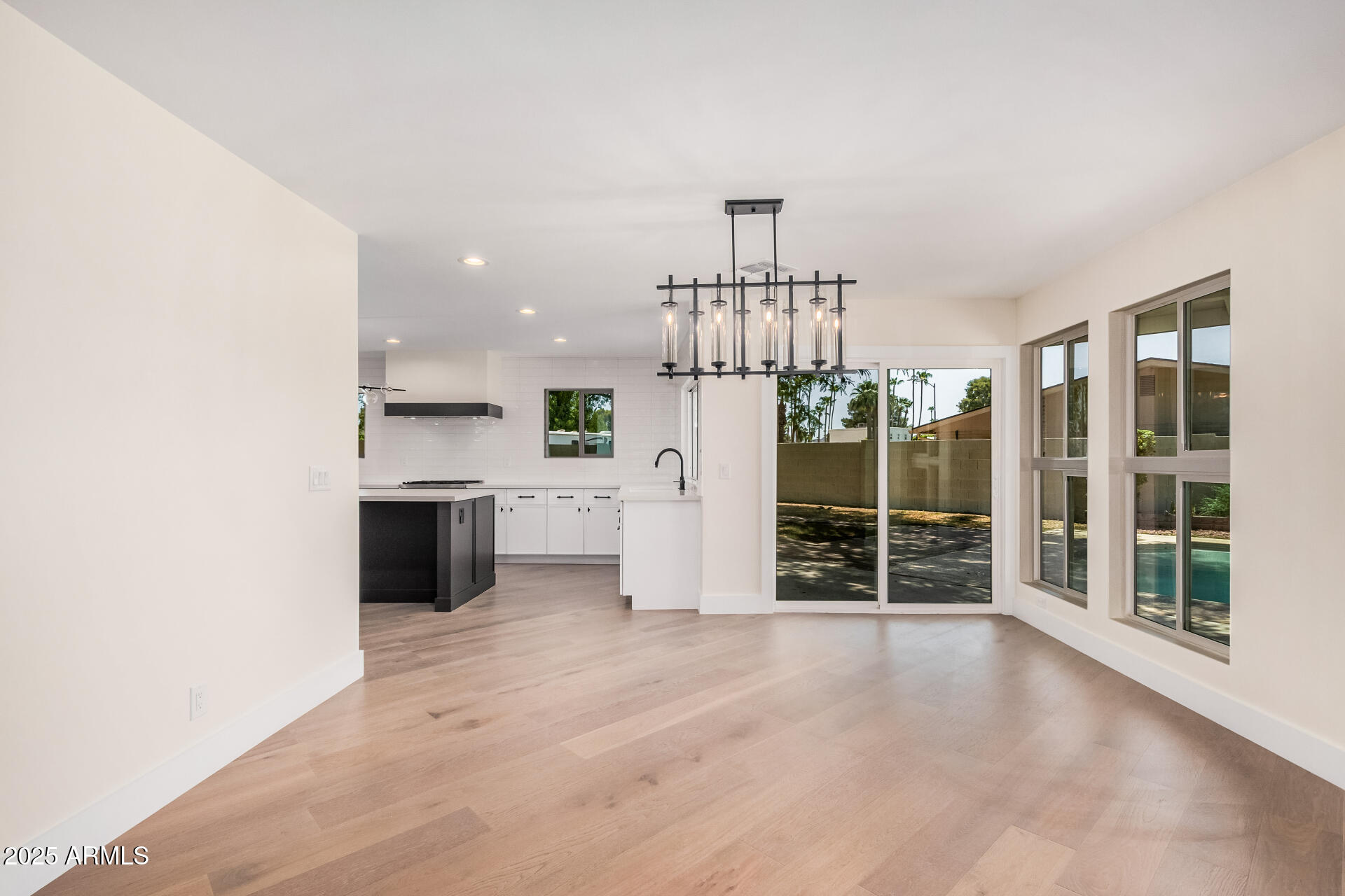 1 W COUNTRY GABLES Drive