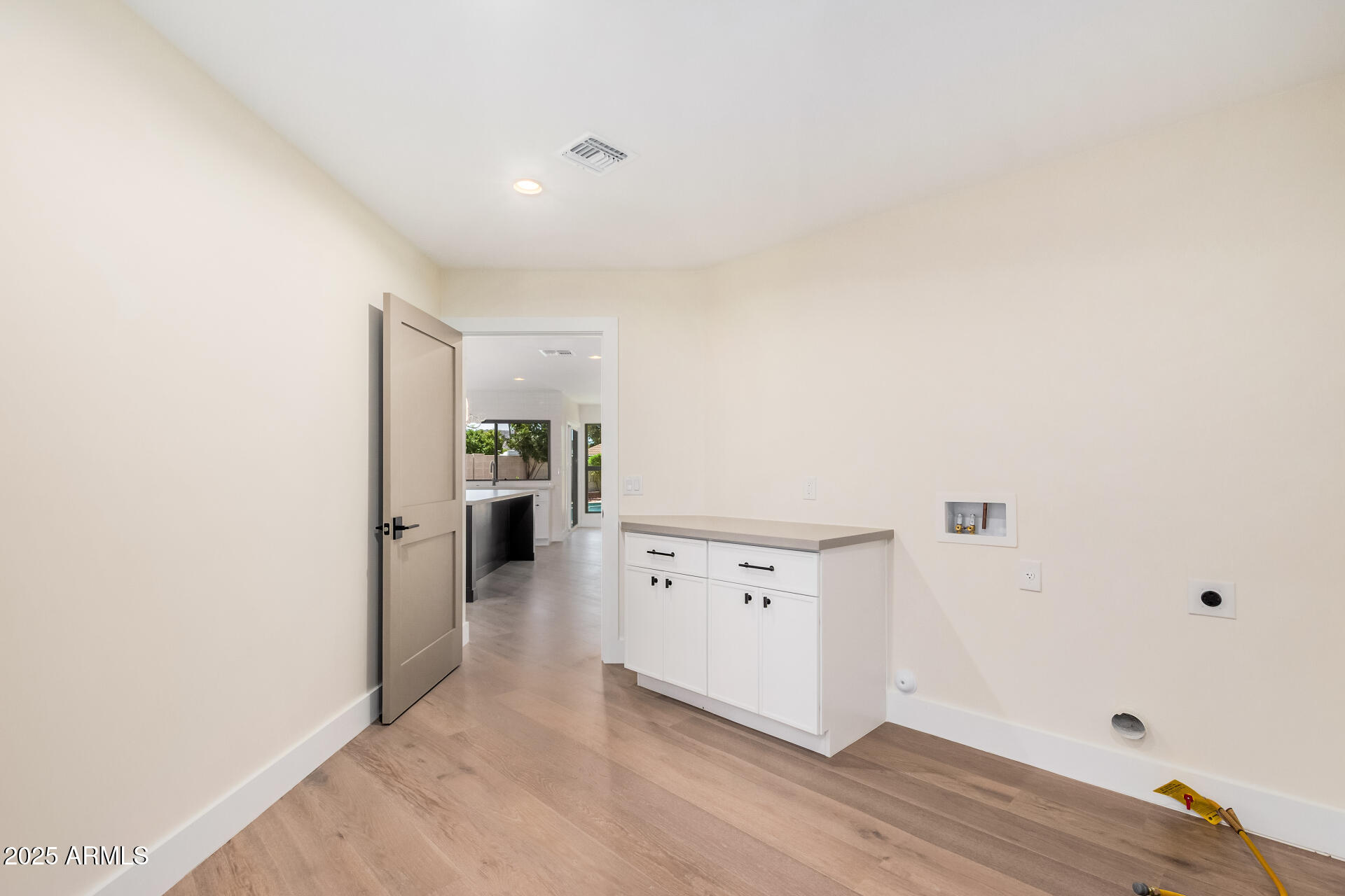 1 W COUNTRY GABLES Drive