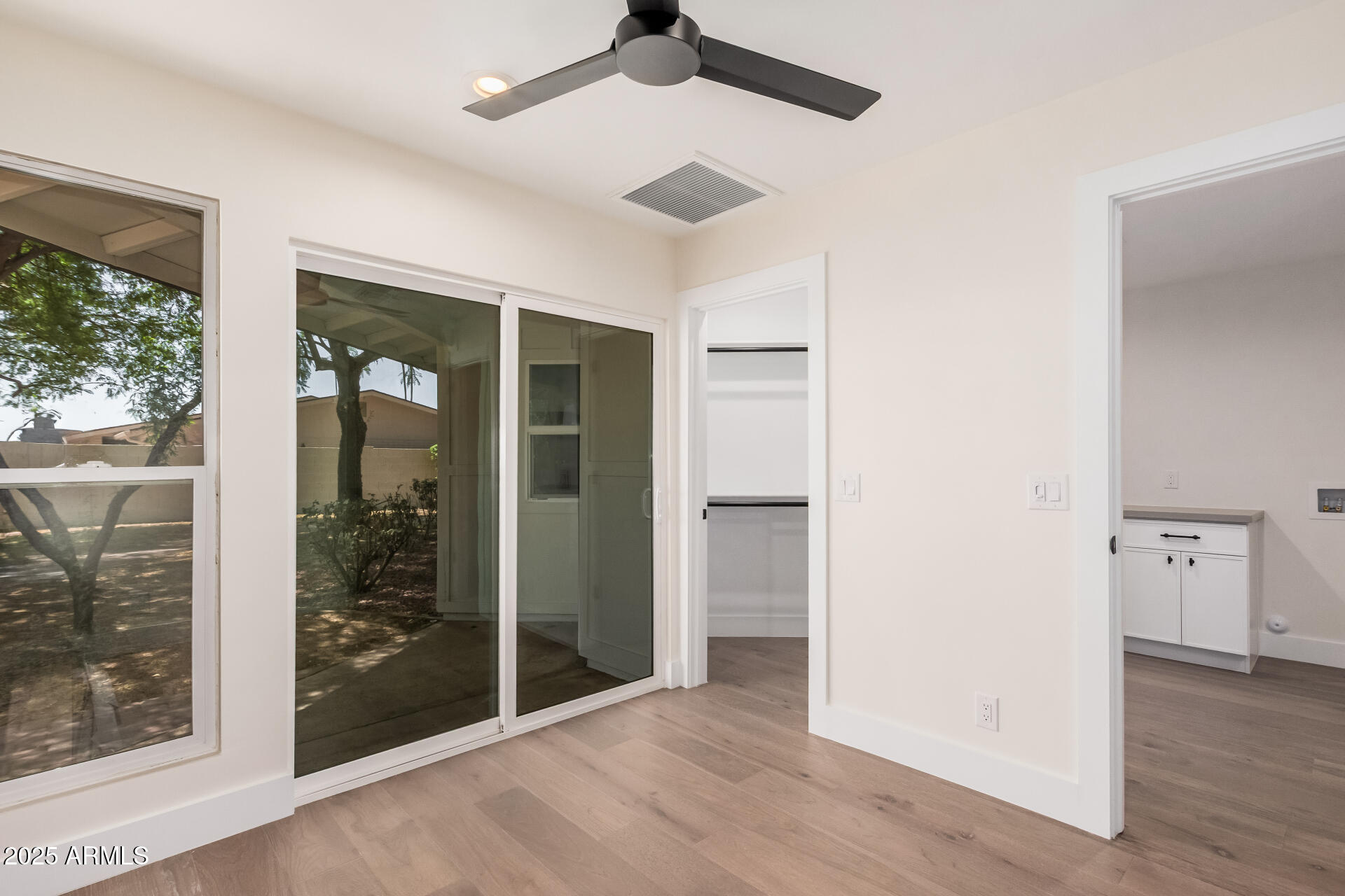 1 W COUNTRY GABLES Drive