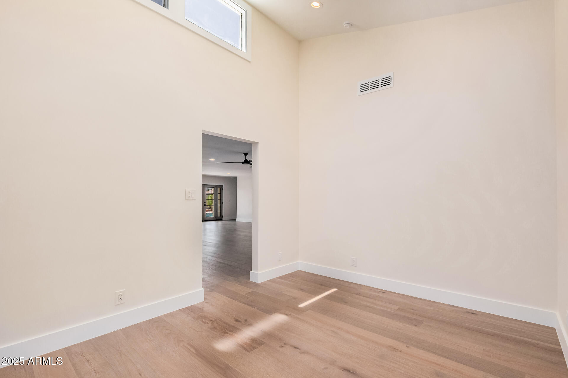 1 W COUNTRY GABLES Drive